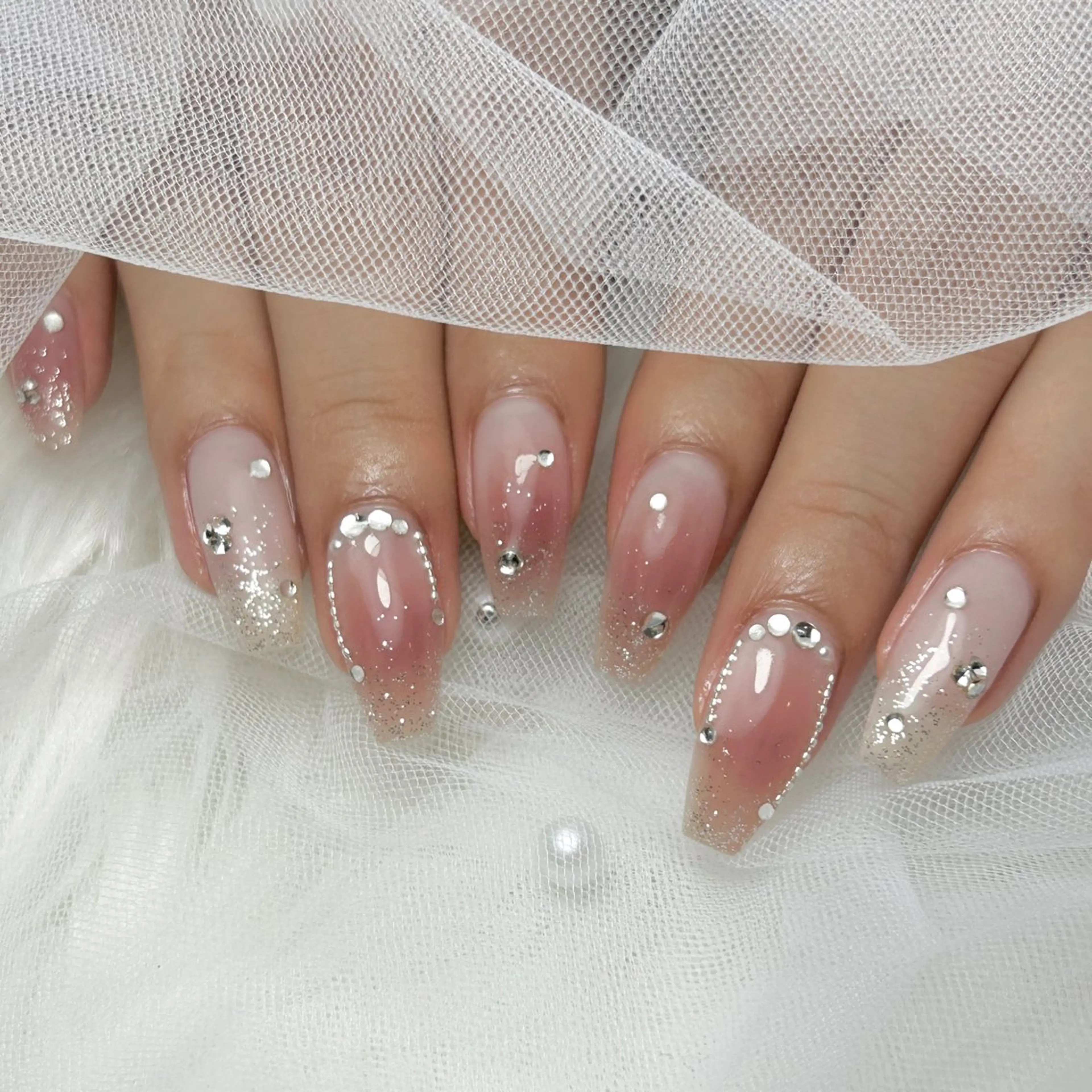 ネイル ロングネイル Rino ，のネイルデザイン