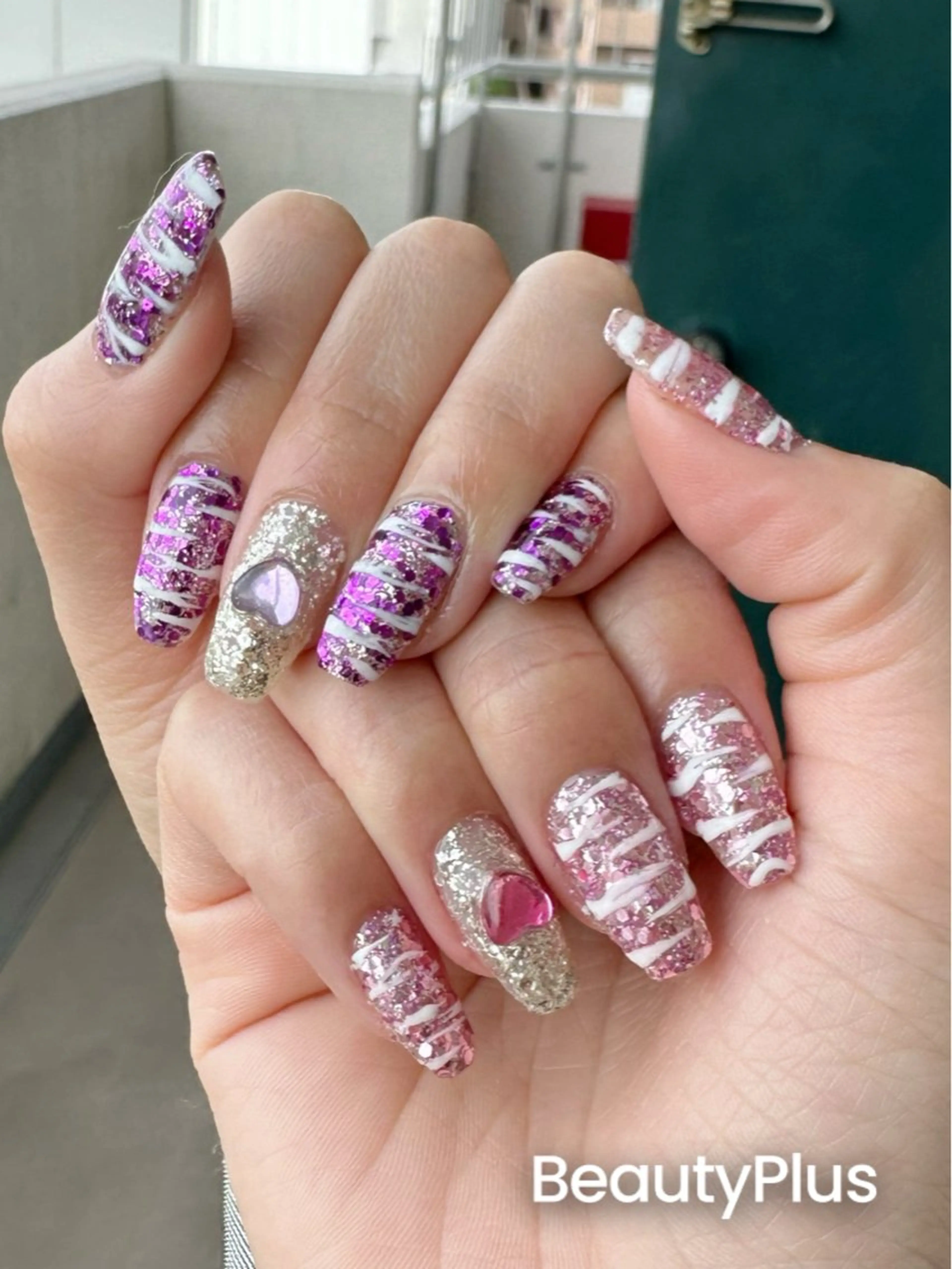 ネイル 新山 聖のネイルデザイン