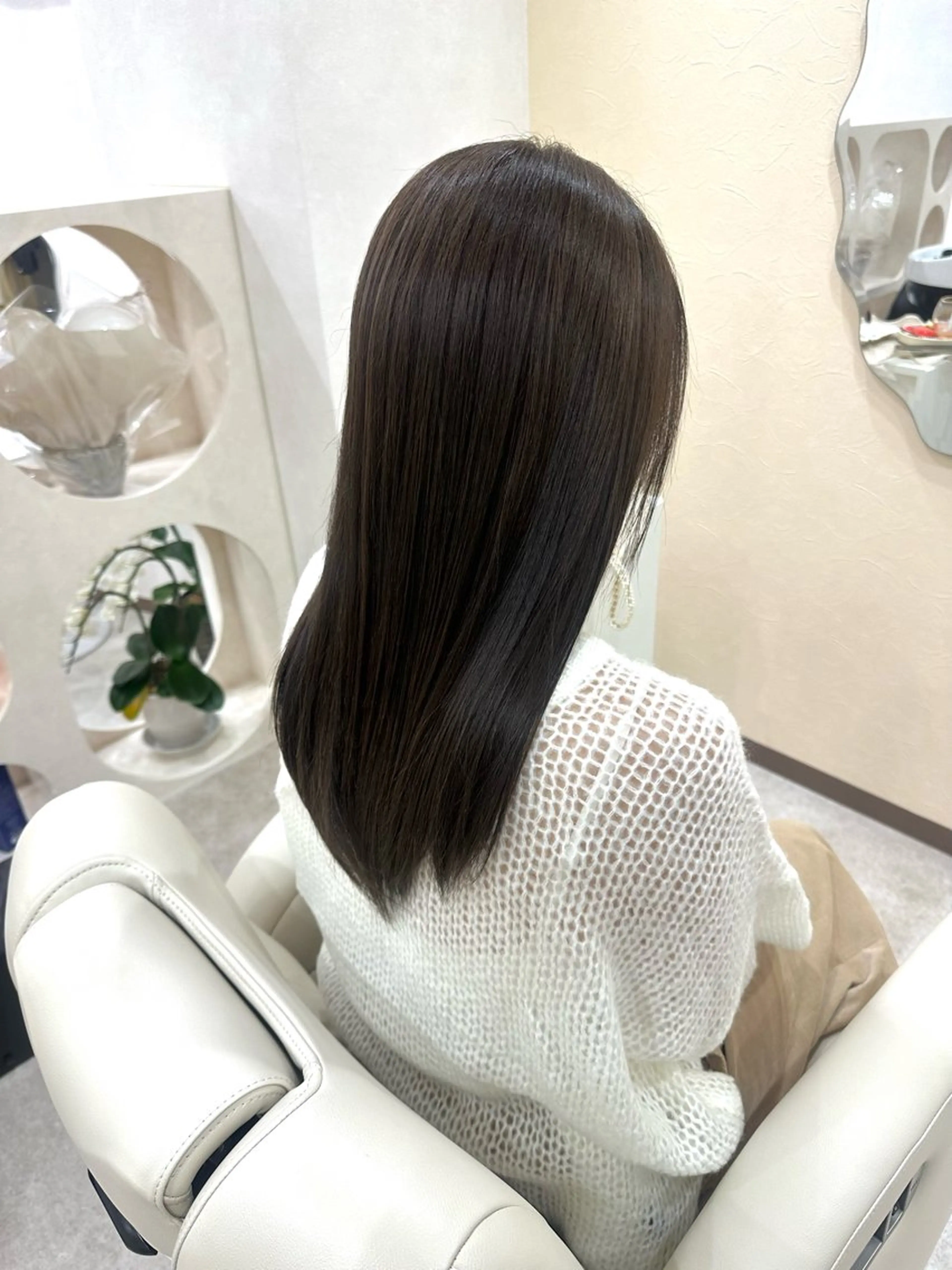 セミロング カラー アッシュ アッシュブラウン ブラウンカラー ダークアッシュ カット ヘアカラー トリートメント アッシュカラーやアレ ンジ得意🌿RIKOのヘアスタイル