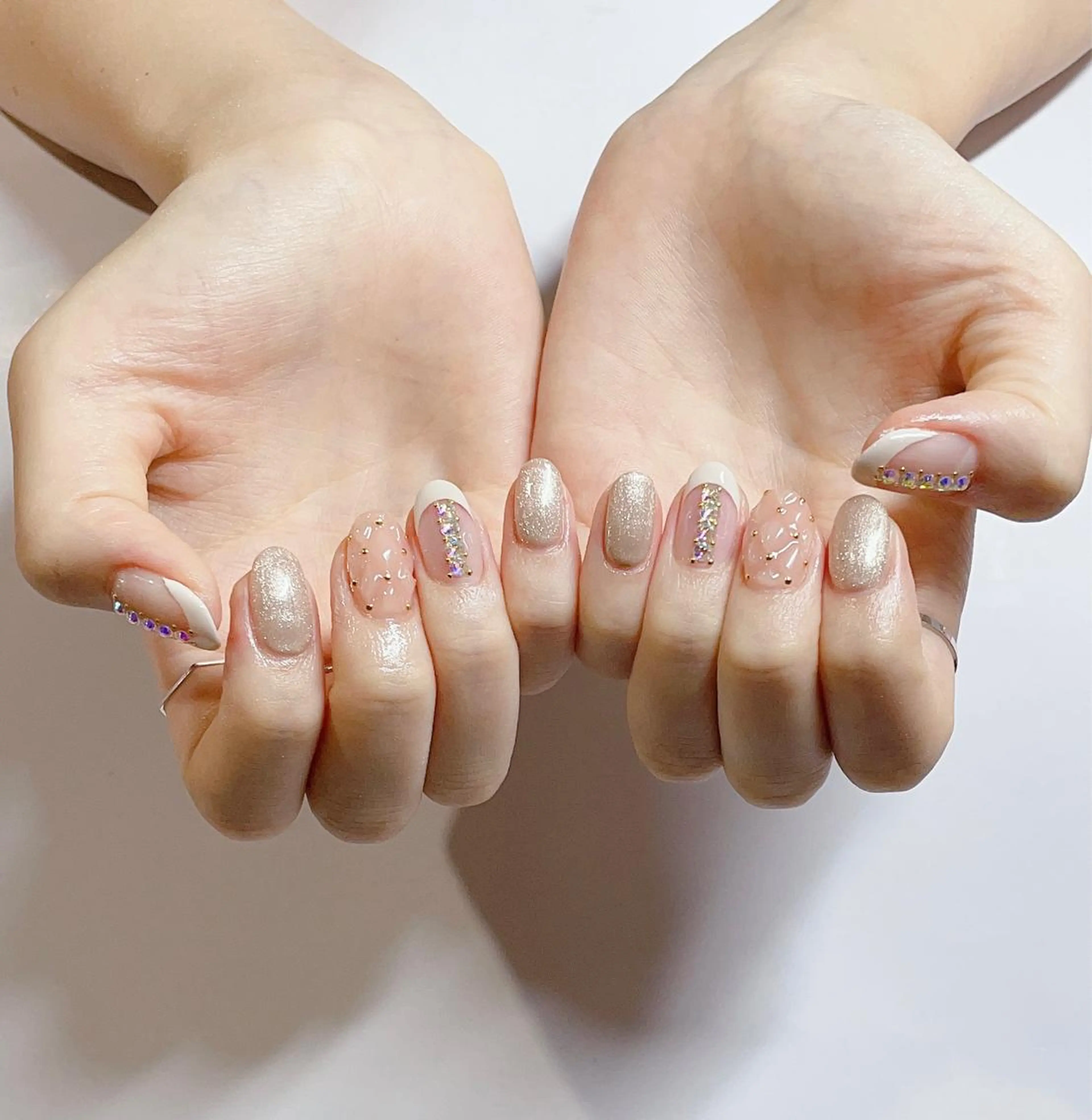 ネイル ハンドネイル VIERU 🌈🎀💖のネイルデザイン