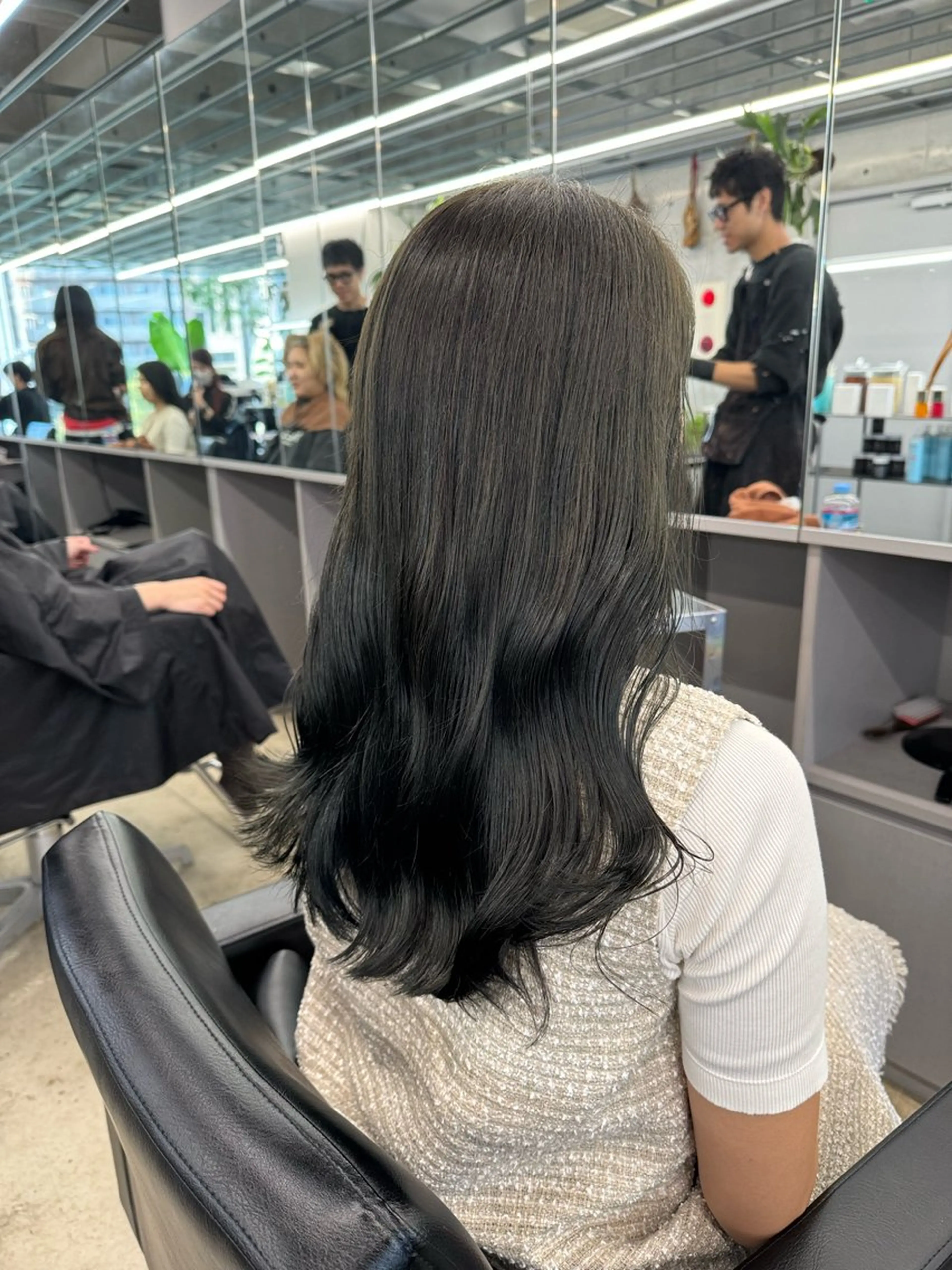 ロング カラー ロングレイヤー アッシュ ベージュカラー ブリーチ 透明感カラー カット ヘアカラー トリートメント 誰より丁寧なカット/ 小林輝/レイヤーのヘアスタイル