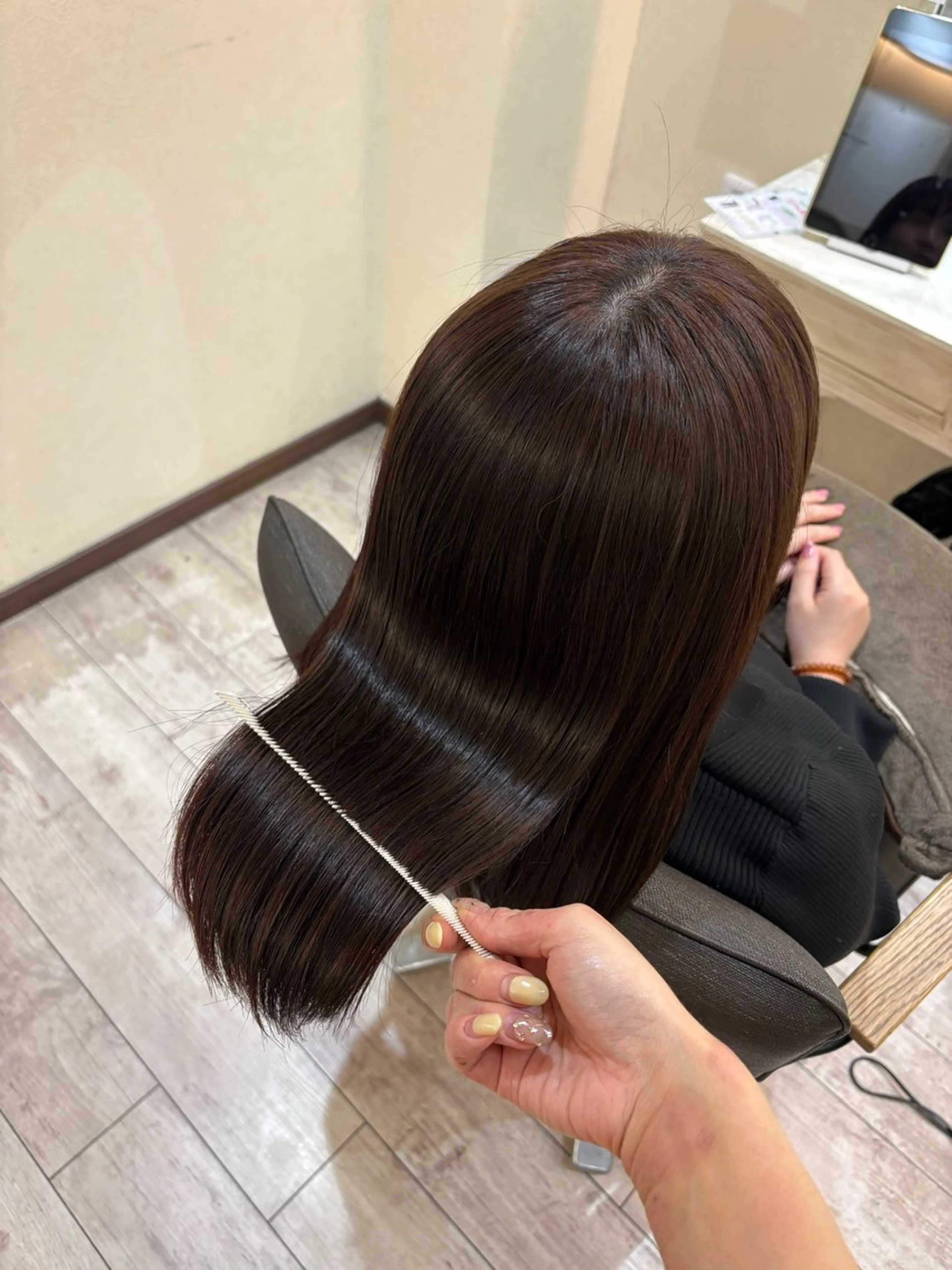 ミディアム カラー ブラウンカラー チョコレートブラウン カット ヘアカラー トリートメント 艶カラー/縮毛矯正/ レイヤー/栄/あやかのヘアスタイル