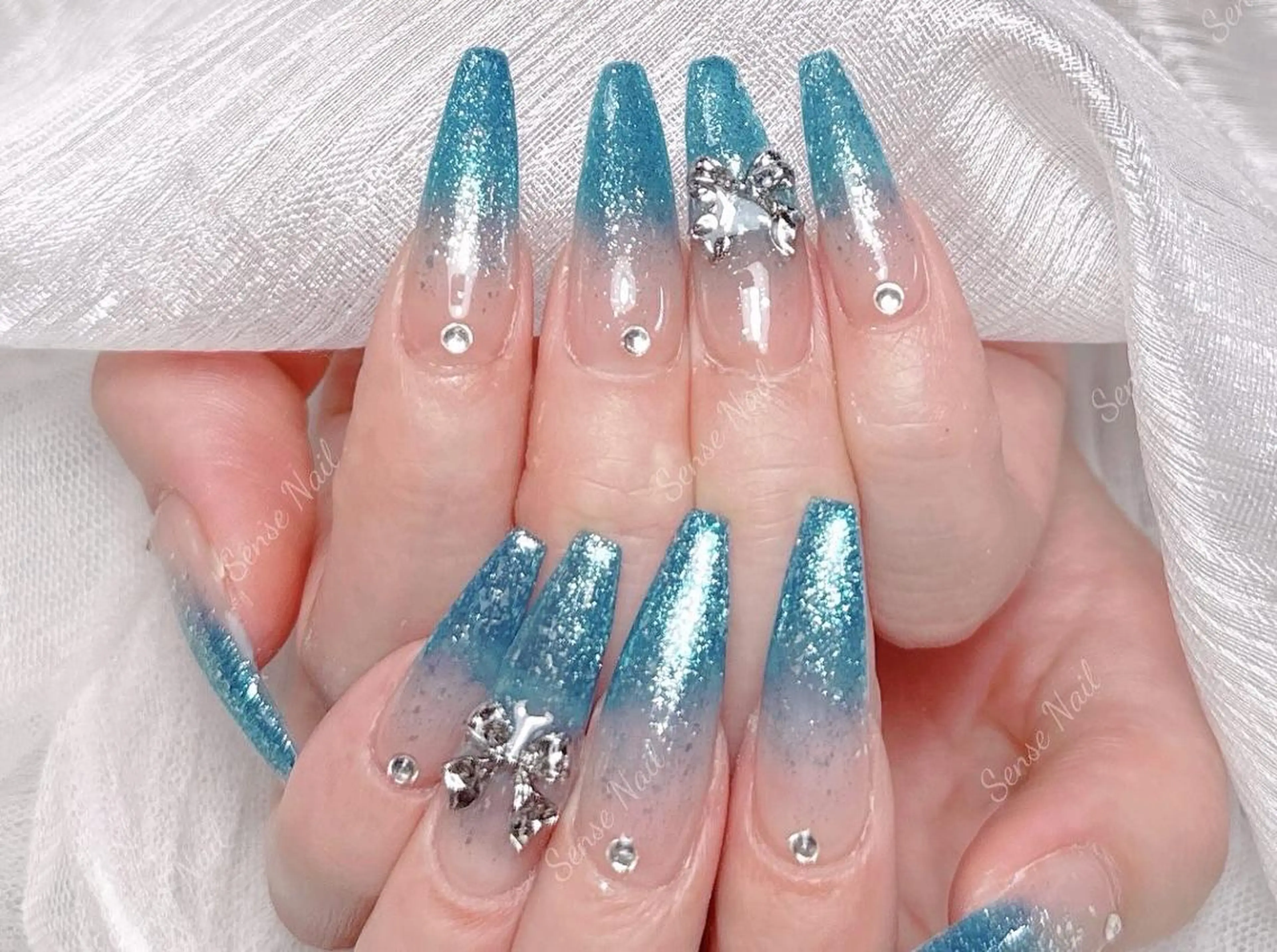 ネイル ハンドネイル ハンドケア Queening 🦋のネイルデザイン