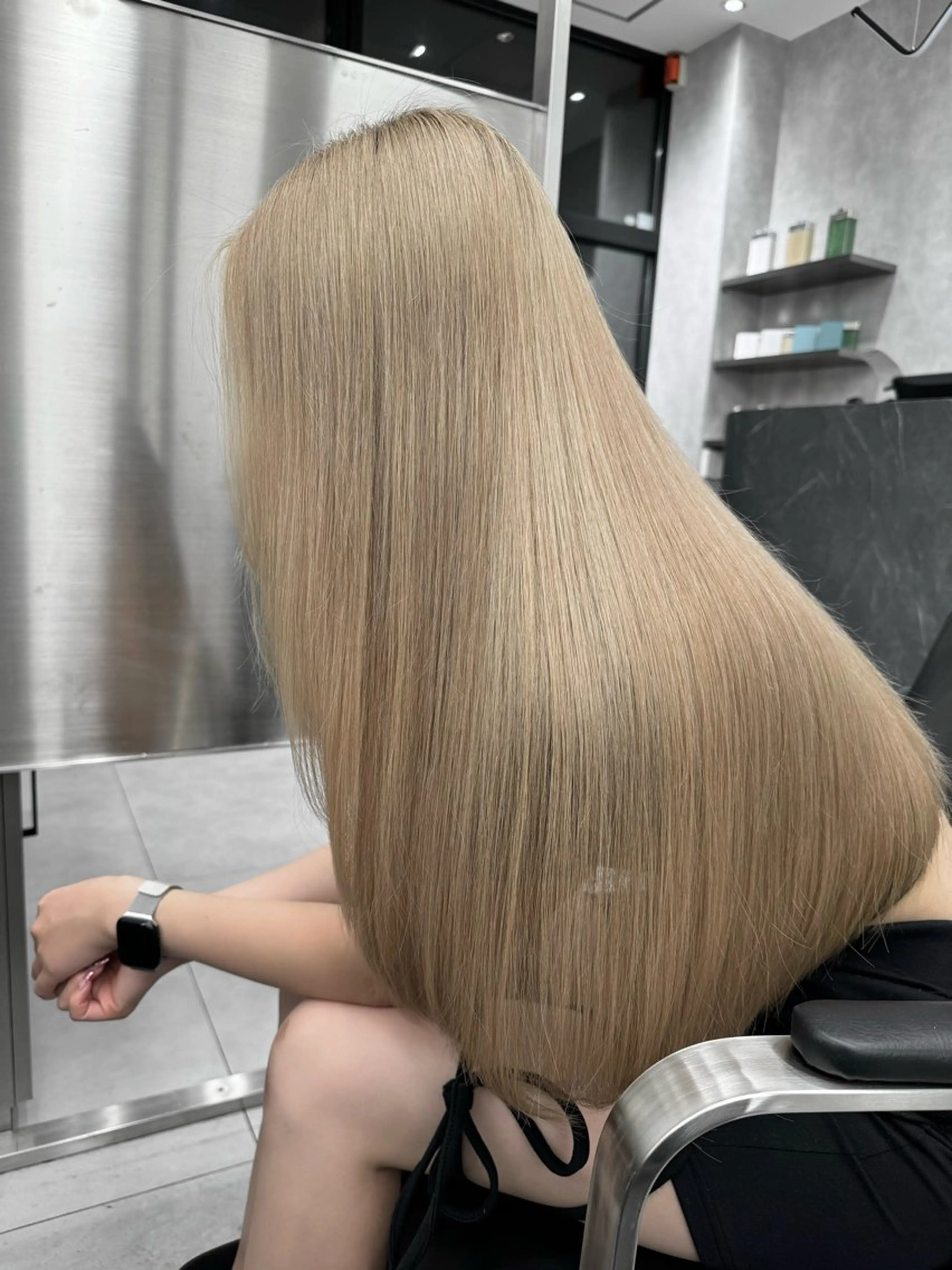 カラー 縄田 凜音のヘアスタイル