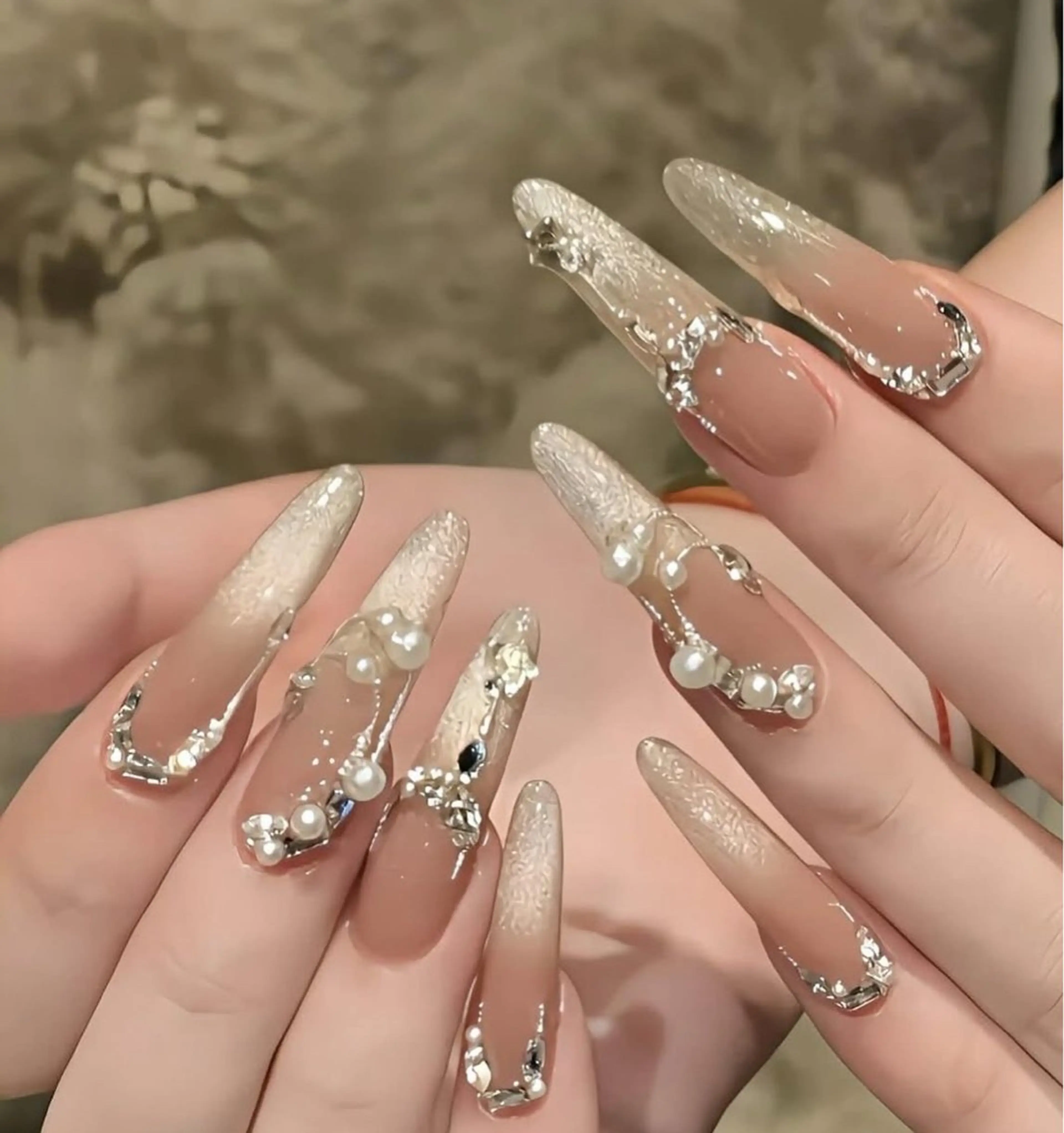 【キラキラ好き必見】ストーン10本つけ放題90分コース♡2個リボン🎀付きの写真