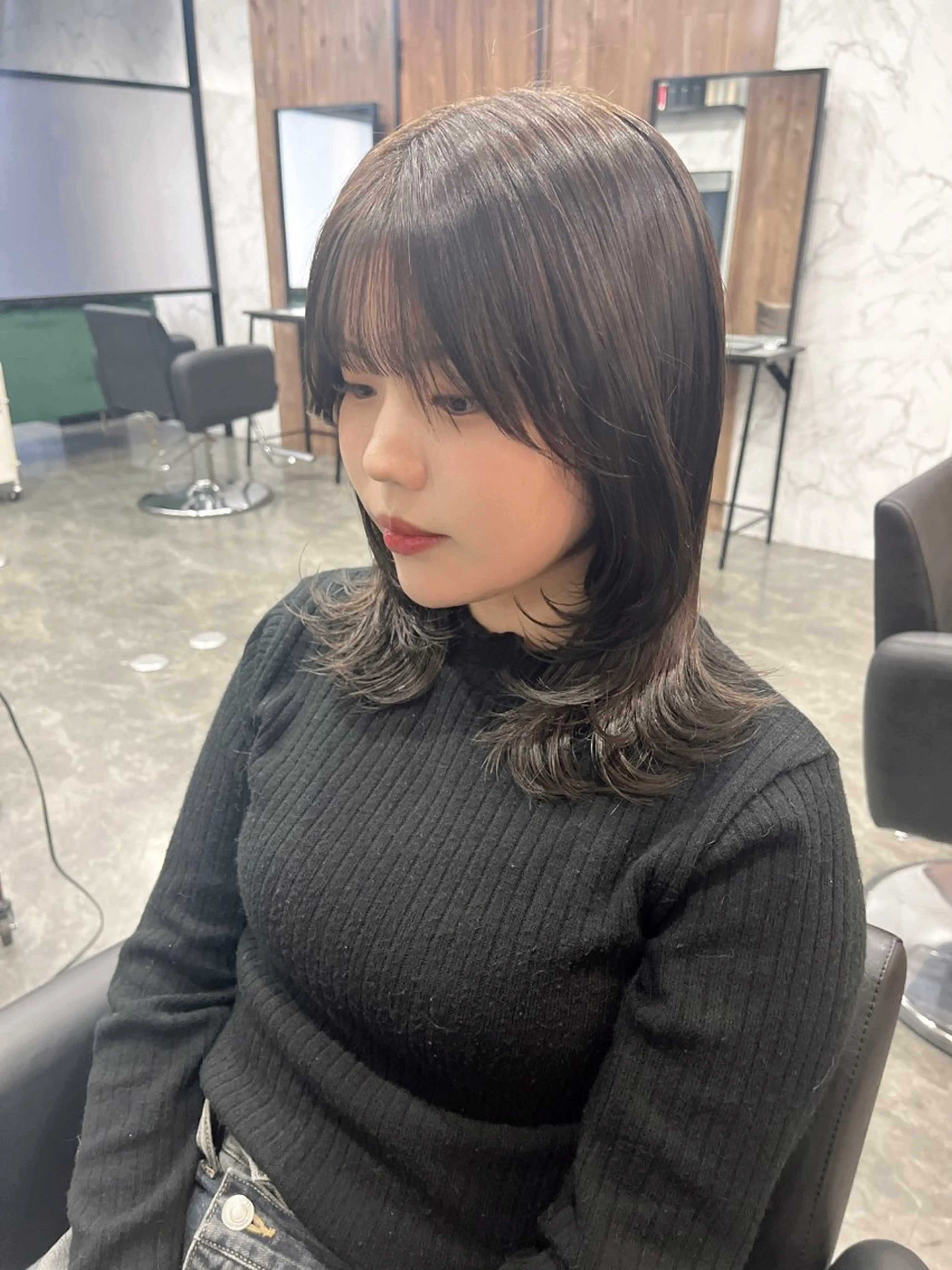 ミディアム カラー ヘアアレンジ ミディアムレイヤー グレージュ レイヤーカット カット ヘアカラー トリートメント 🤍清楚系 韓国レイヤー🤍拓朗のヘアスタイル