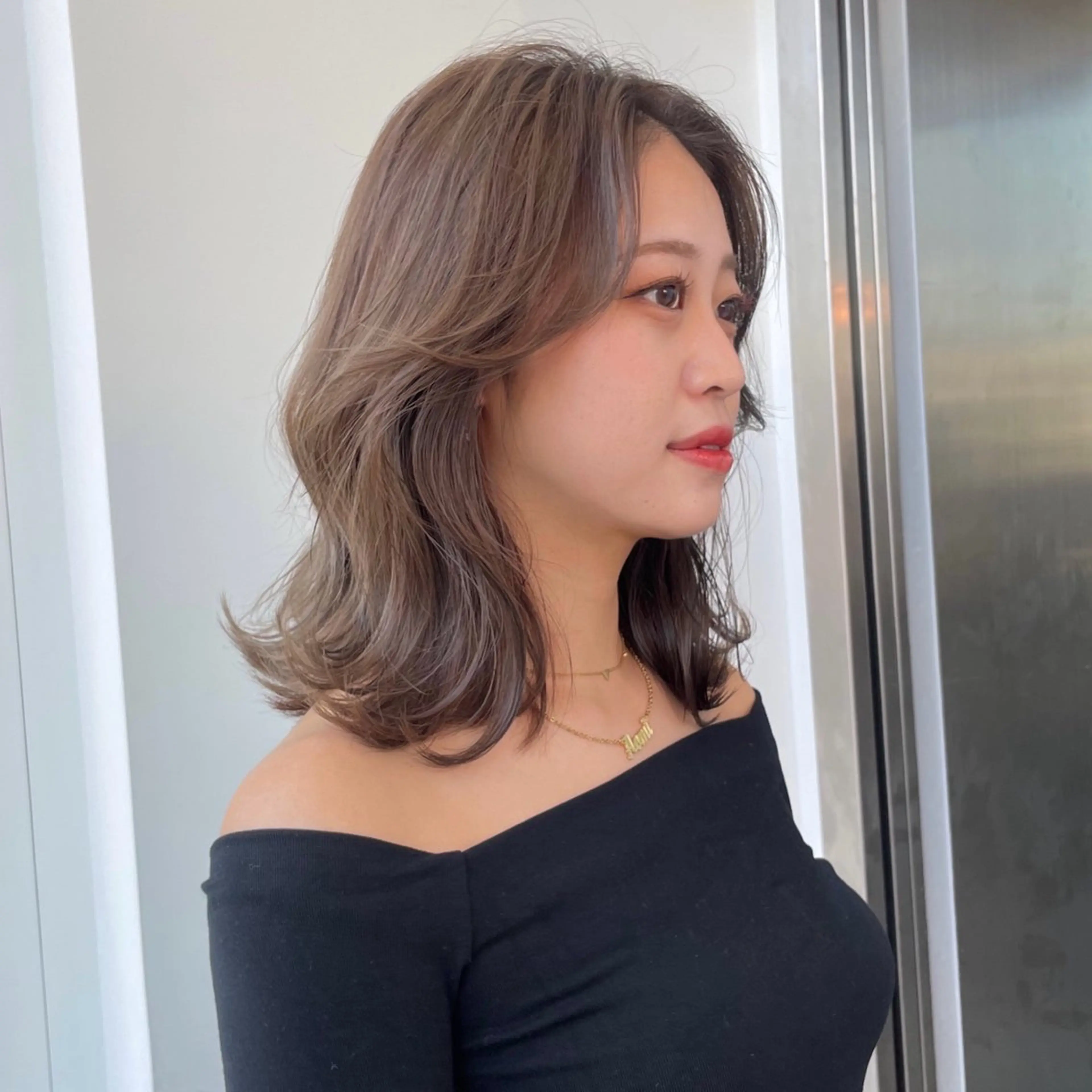 ミディアム カラー ブリーチ 似合わせカット レイヤー/ブリーチ ♥️【木坂 桃歌】のヘアスタイル