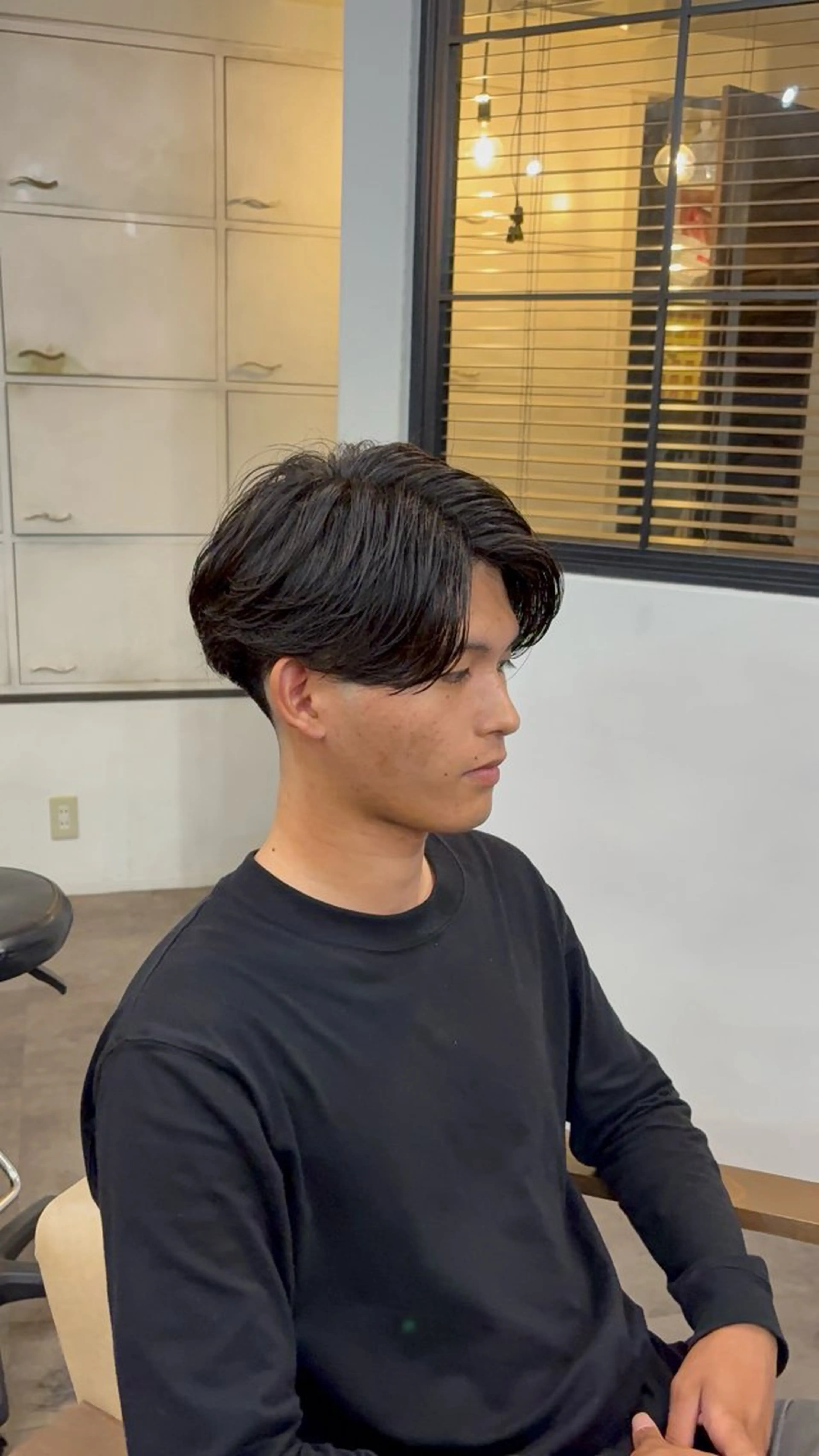 パーマ メンズ メンズパーマ 髪質改善 縮毛矯正 ニュアンスパーマ ストレートパーマ 海瑠万／メンズパーマ ／ブリーチ／フェードのヘアスタイル