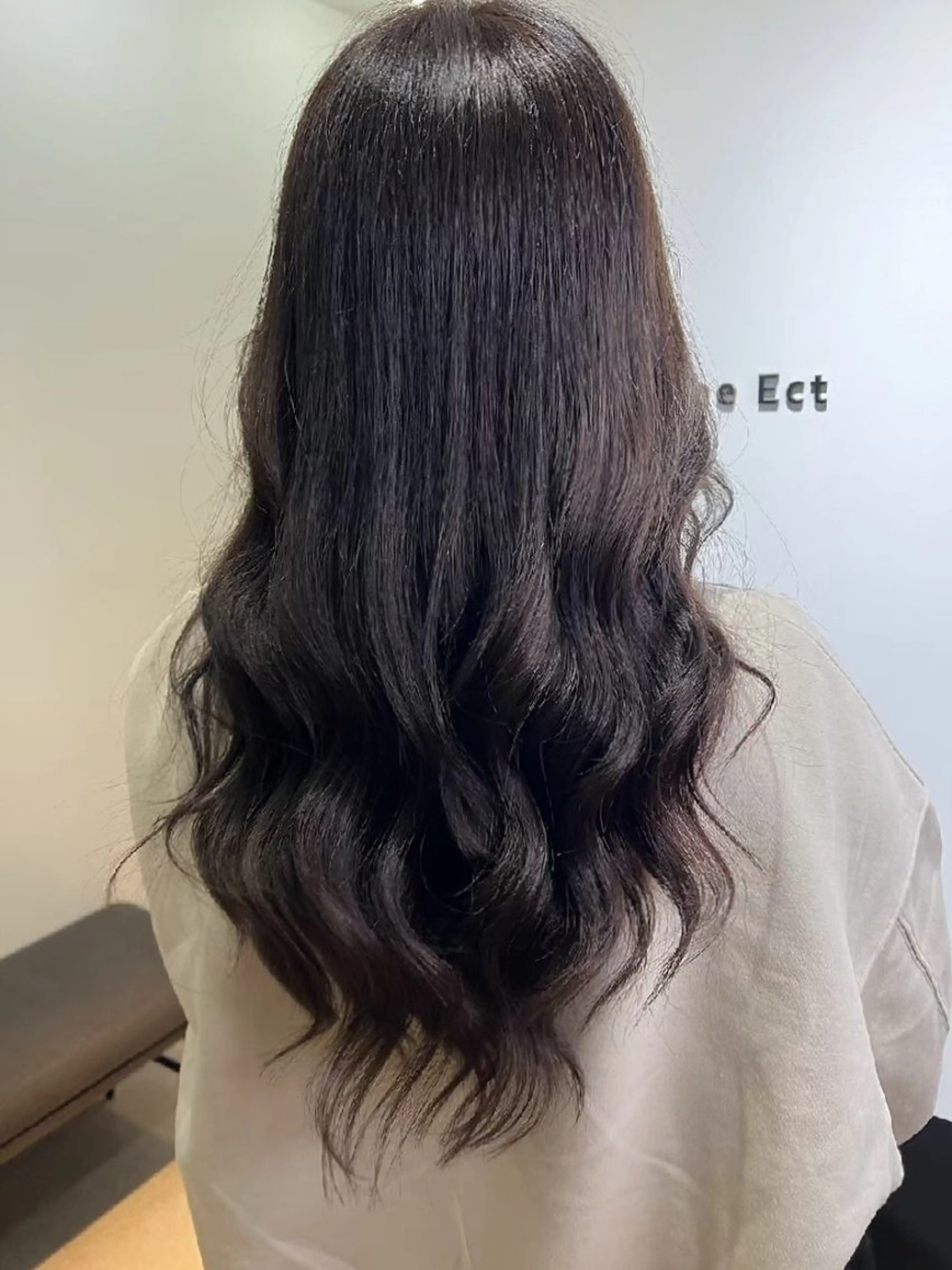 カラー ロング 江坂 misaki のヘアスタイル