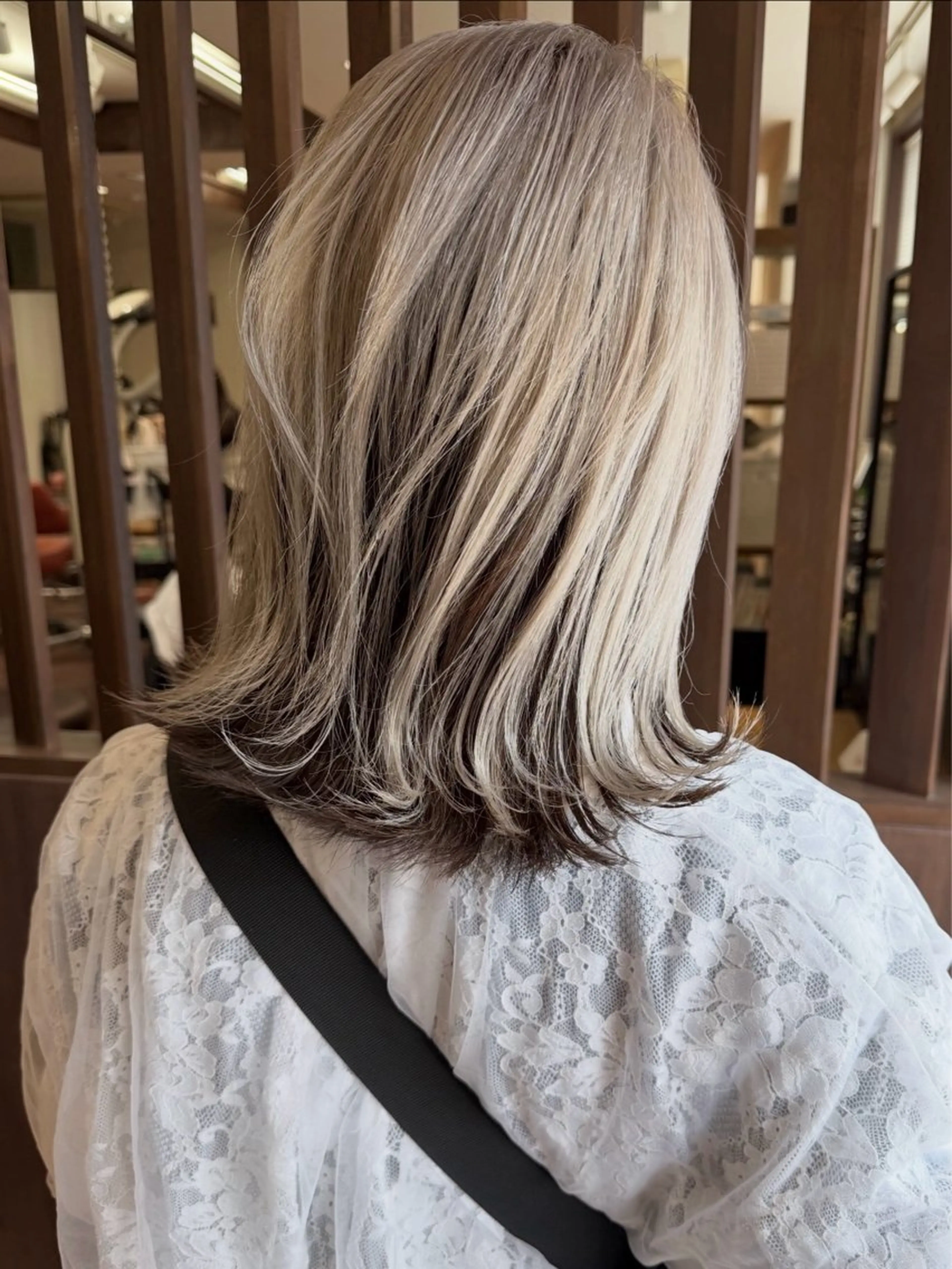ミディアム カラー 黒髪 シルバー カット ヘアカラー トリートメント 田室 和幸のヘアスタイル