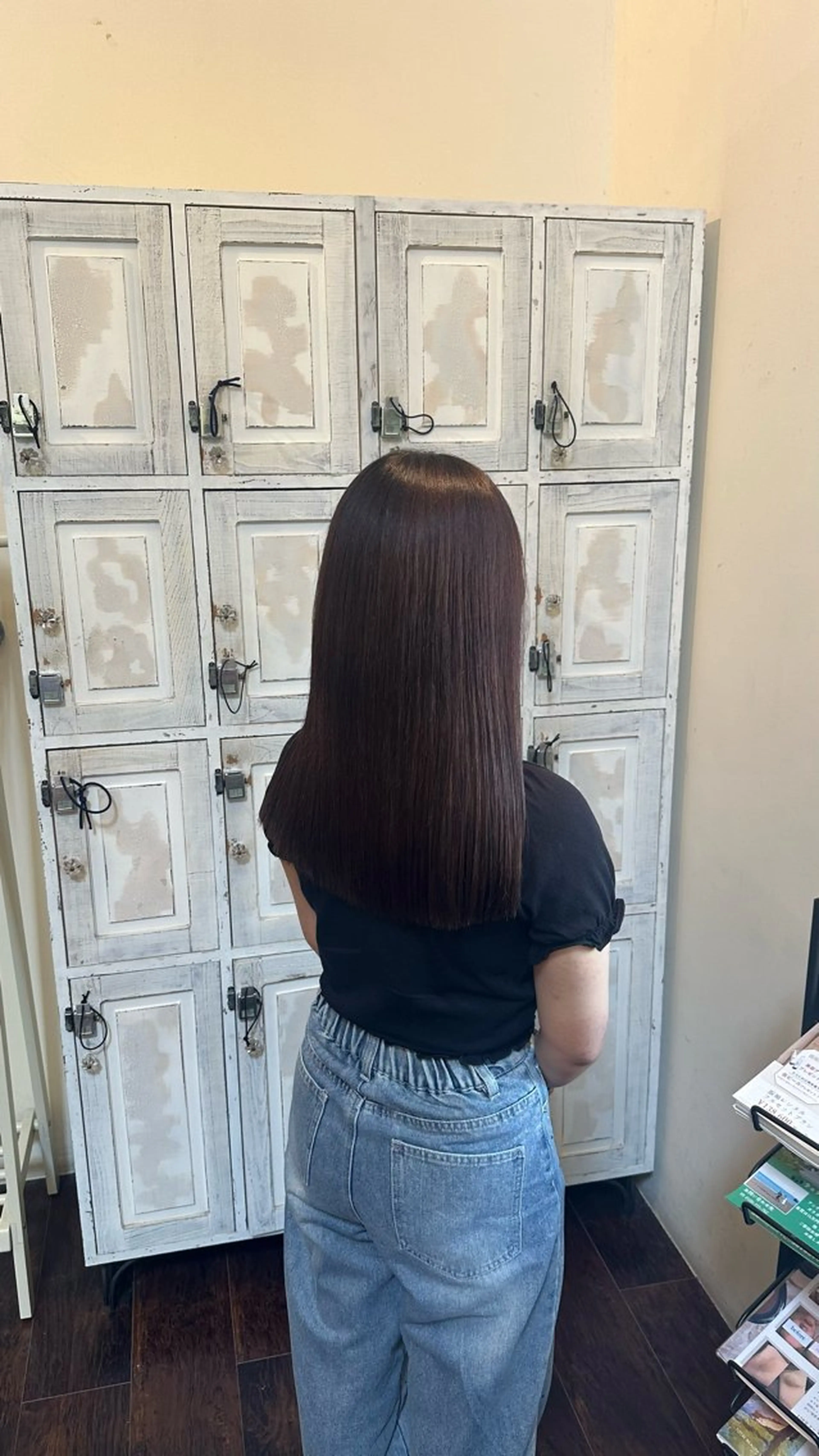 ロング ルプラボウ/梨菜/ ハイトーン/ブリーチのヘアスタイル