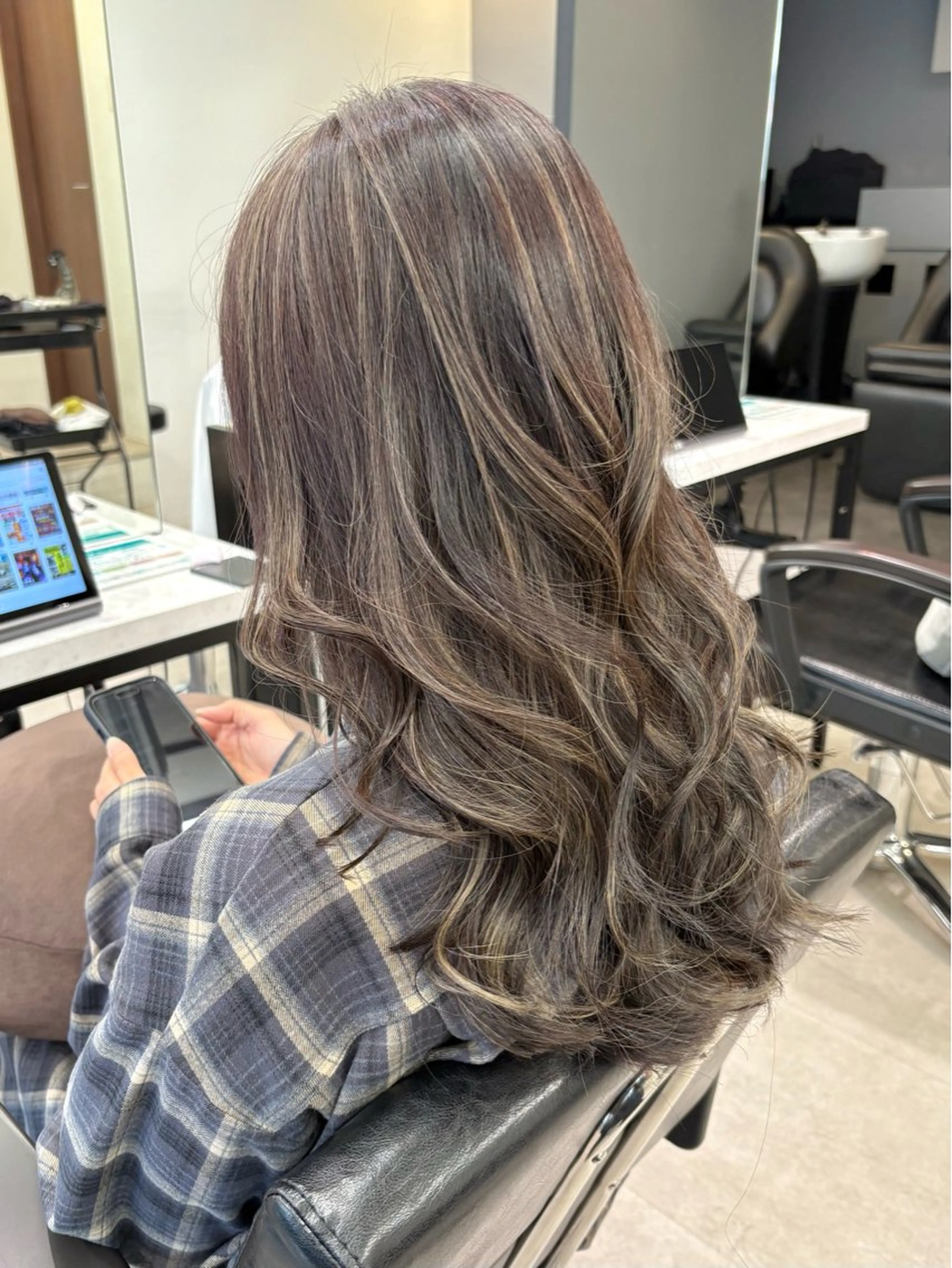 【当日限定半額クーポン】カット+カラー+ハイライトカラーの写真