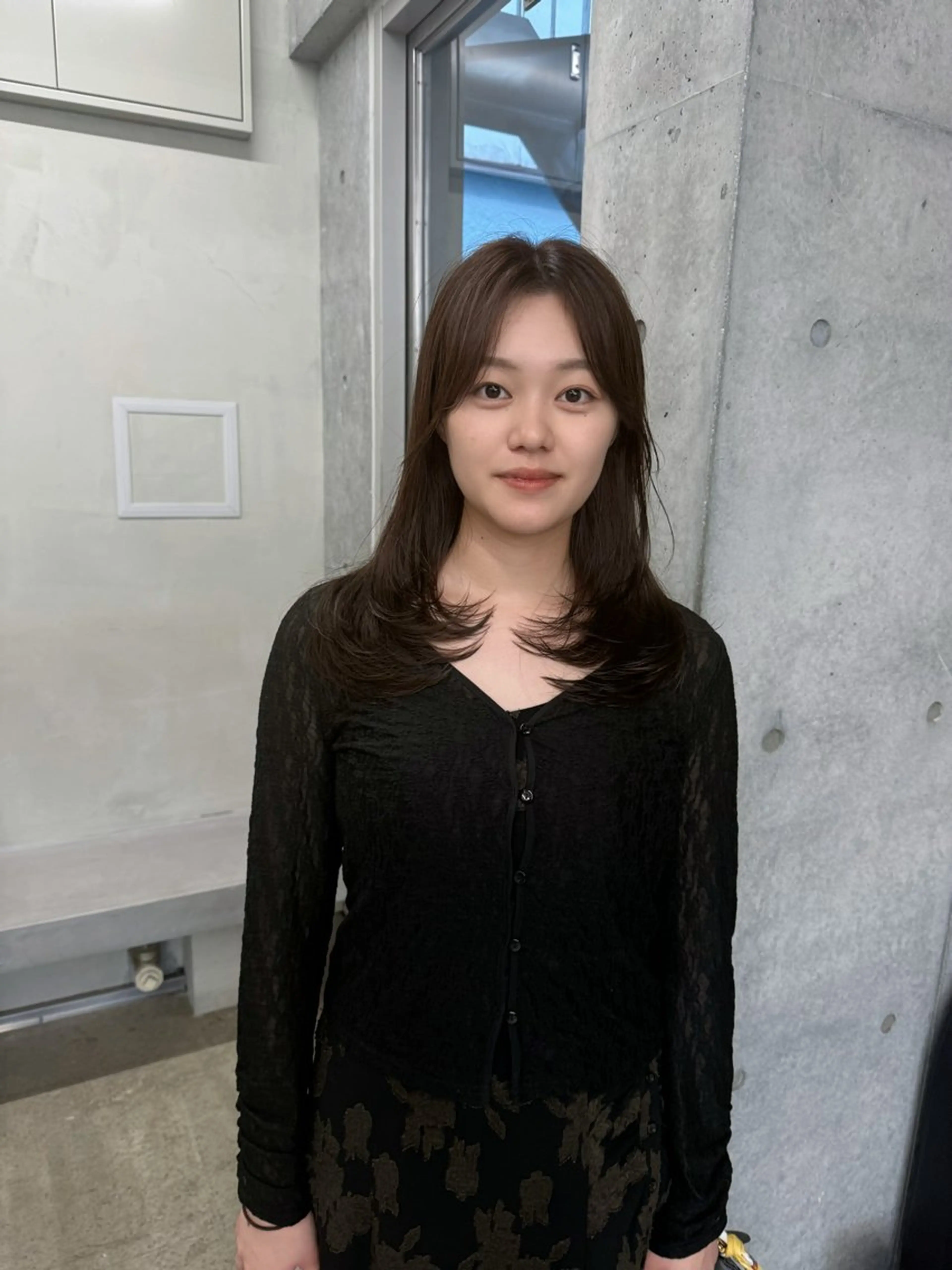 ロング カラー ロングレイヤー アッシュ ベージュカラー ブリーチ 透明感カラー カット ヘアカラー トリートメント 誰より丁寧なカット/ 小林輝/レイヤーのヘアスタイル