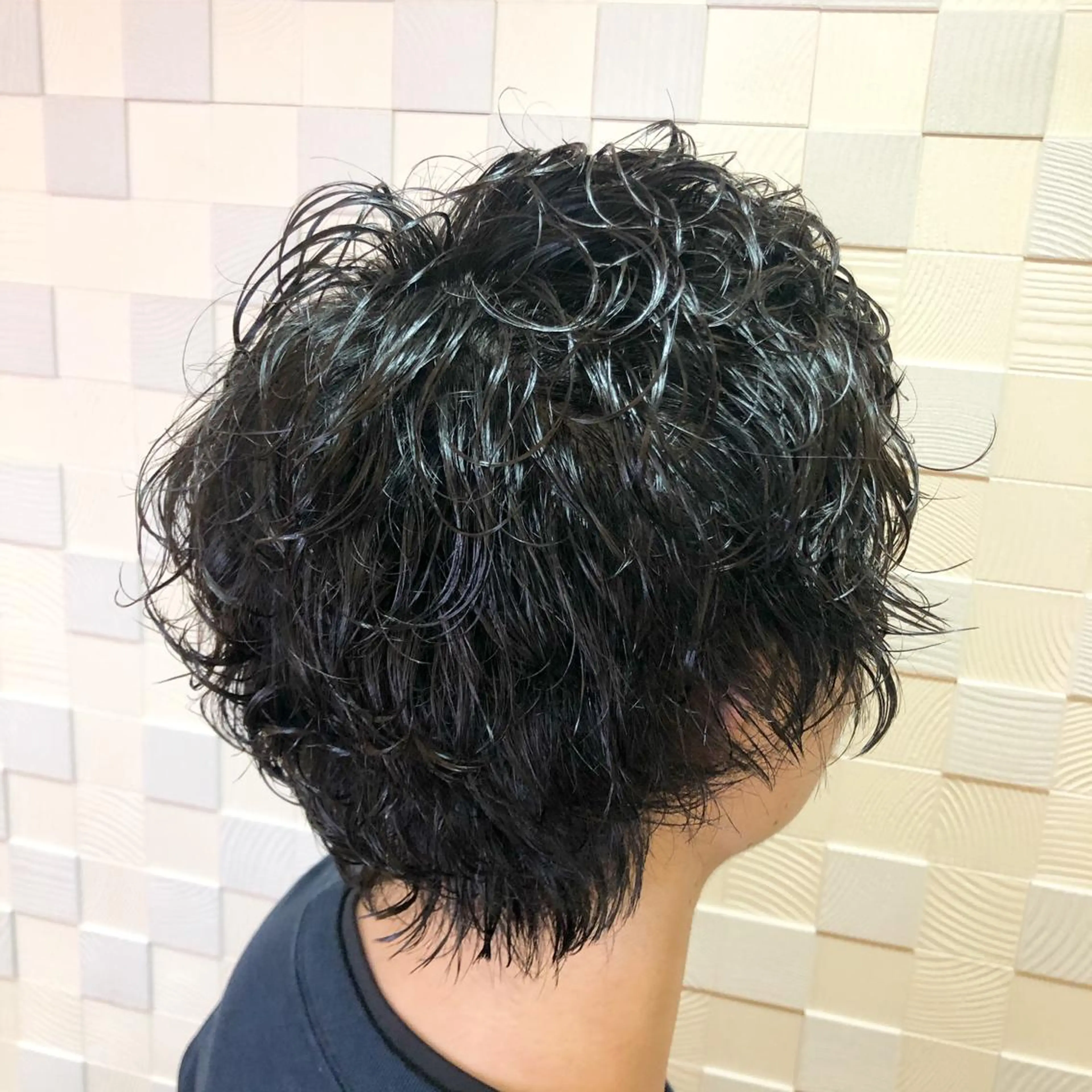 ショート パーマ メンズ 平賀 誠也のヘアスタイル