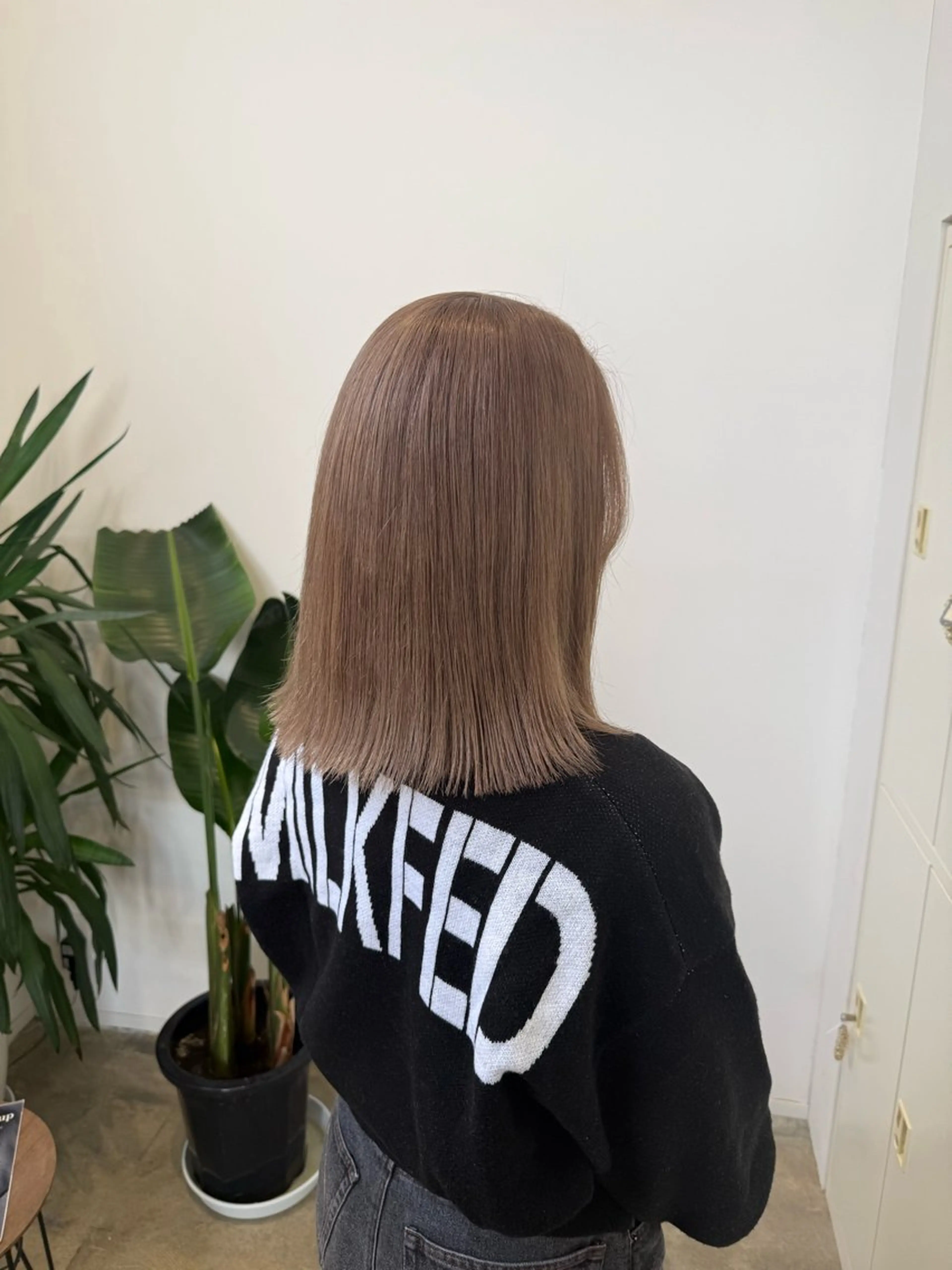 ミディアム カラー ベージュカラー カット ヘアカラー 吉川 莉央のヘアスタイル