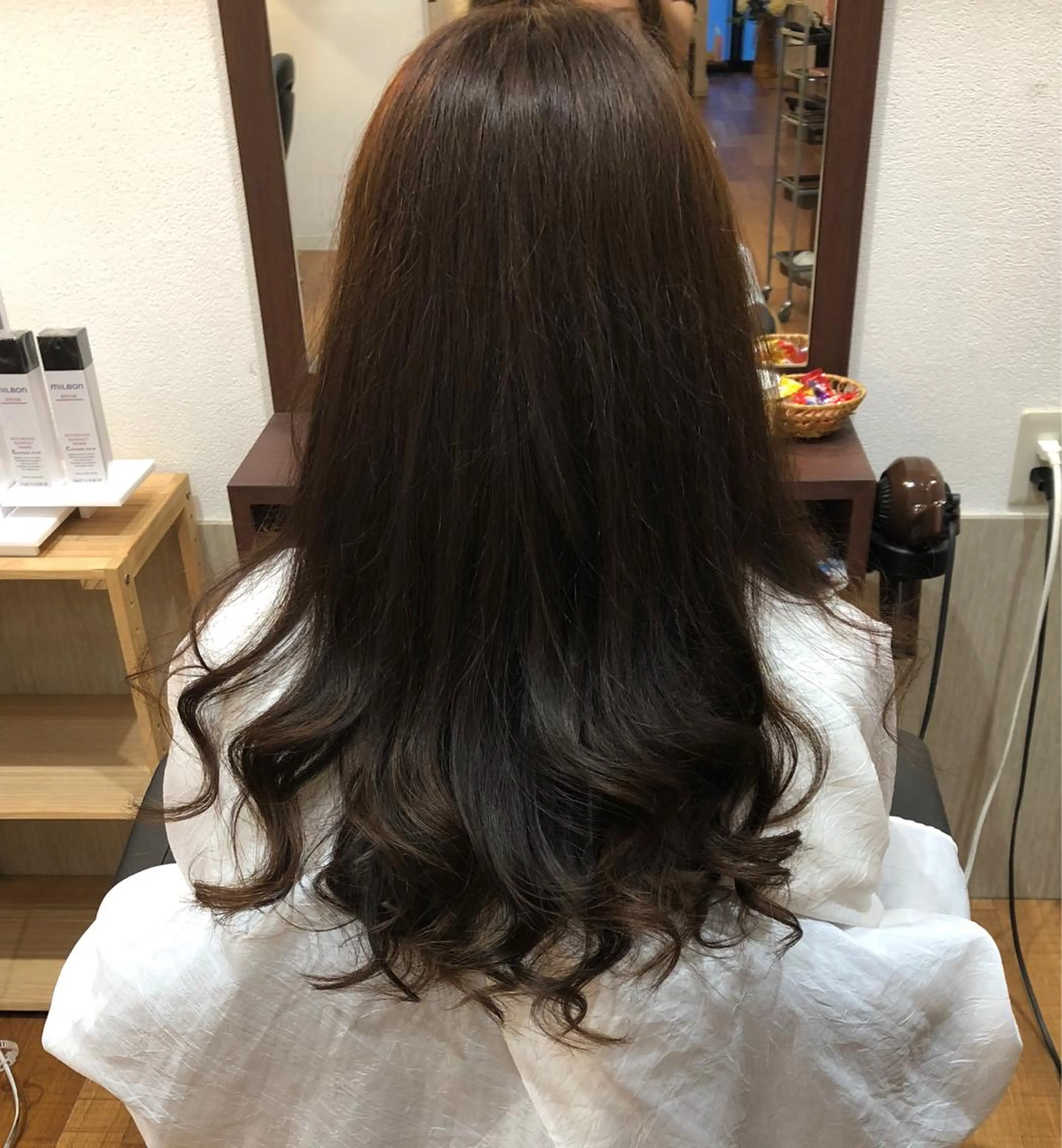 ロング カラー アッシュ MOLLA 浅香山店所属・谷口ゆめ/縮毛矯正/ 大人女子/眉ワックスのヘアスタイル