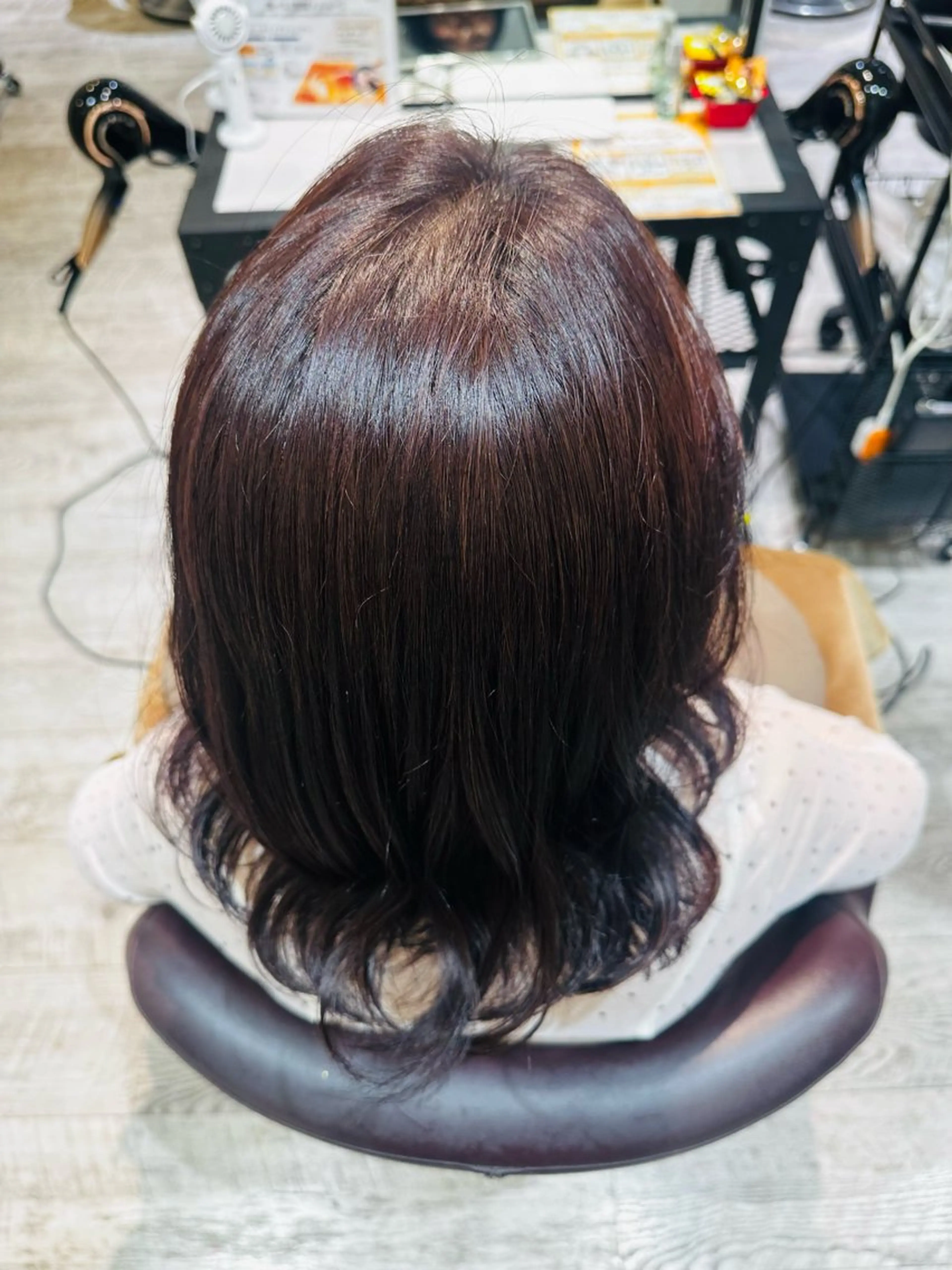ミディアム カラー 小池 紗那花のヘアスタイル