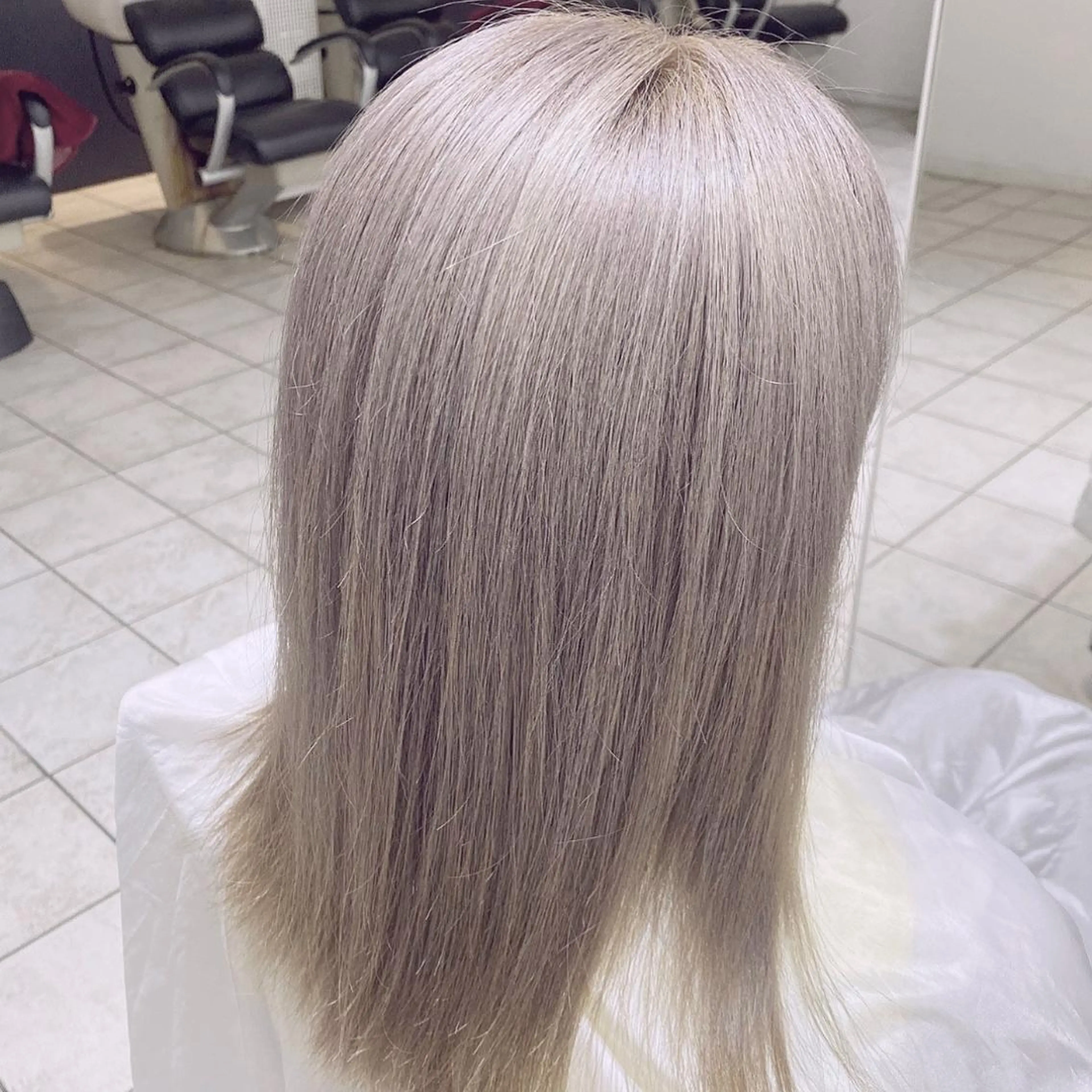 セミロング カラー 渡邊 唯のヘアスタイル
