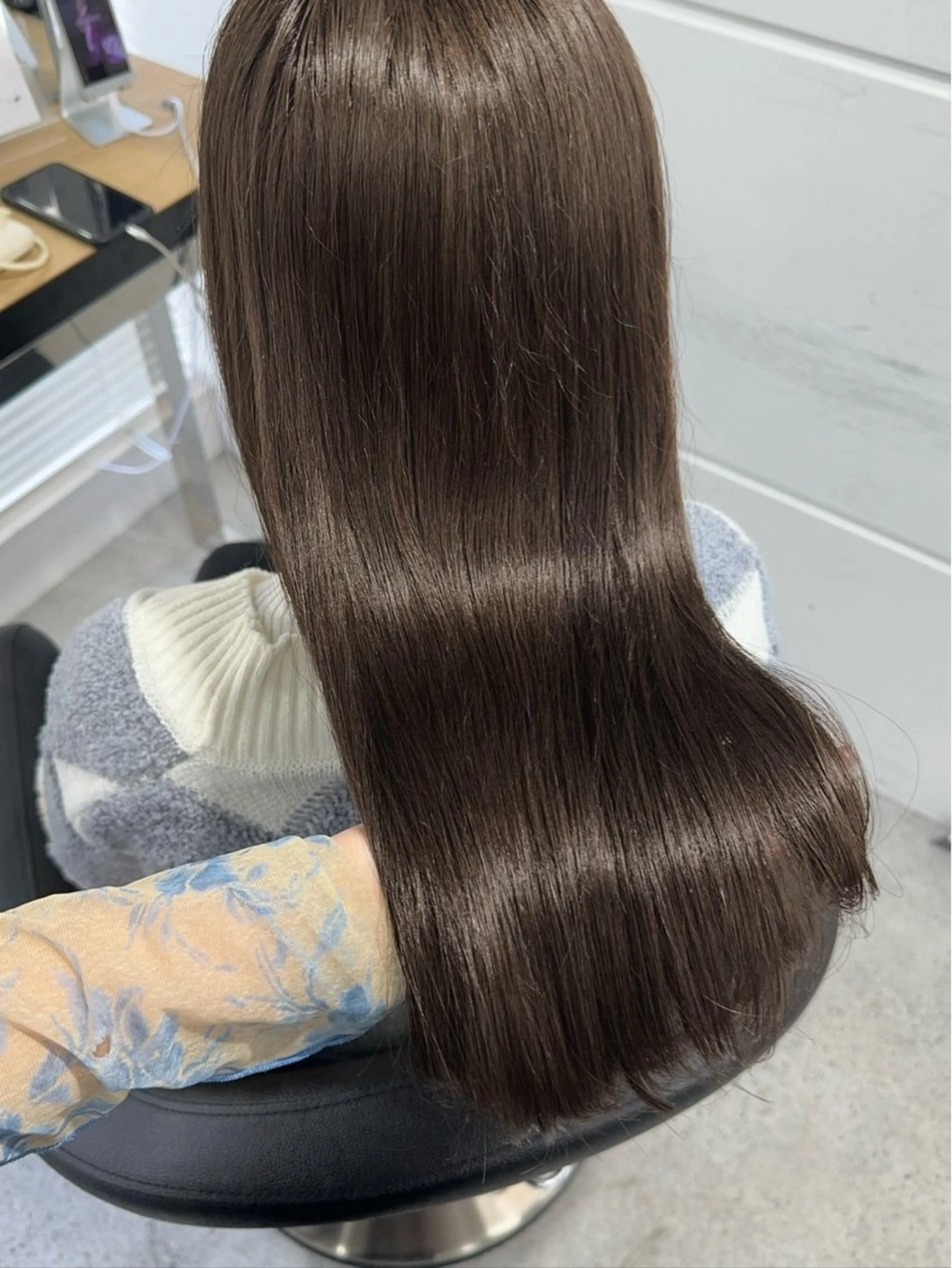 ロング カラー ヘアアレンジ ブリーチ ブリーチなしカラー 髪質改善 トリートメント 🎀RIN🎀 就活🩶暗髪カラーのヘアスタイル