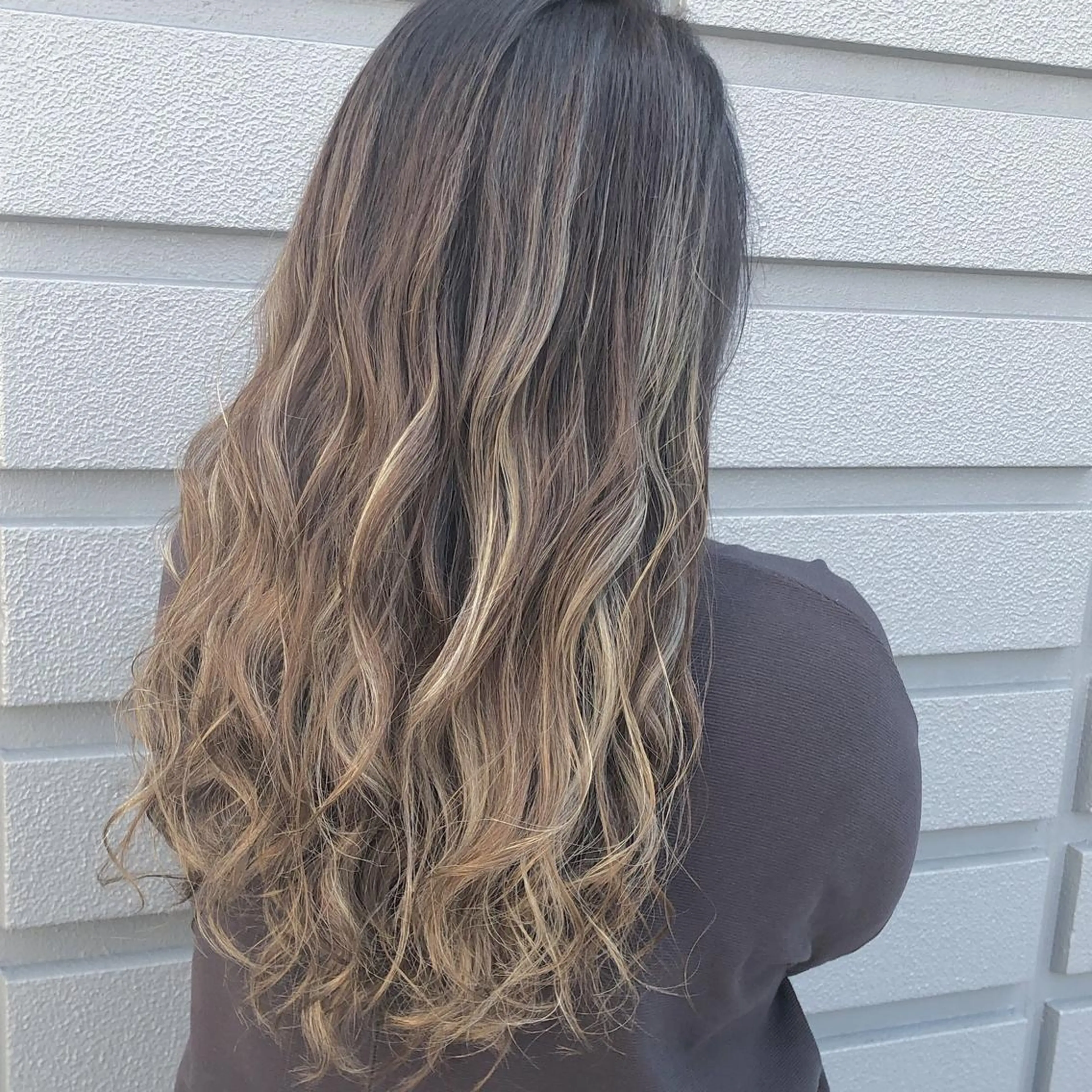 ロング 岸川 恭子のヘアスタイル