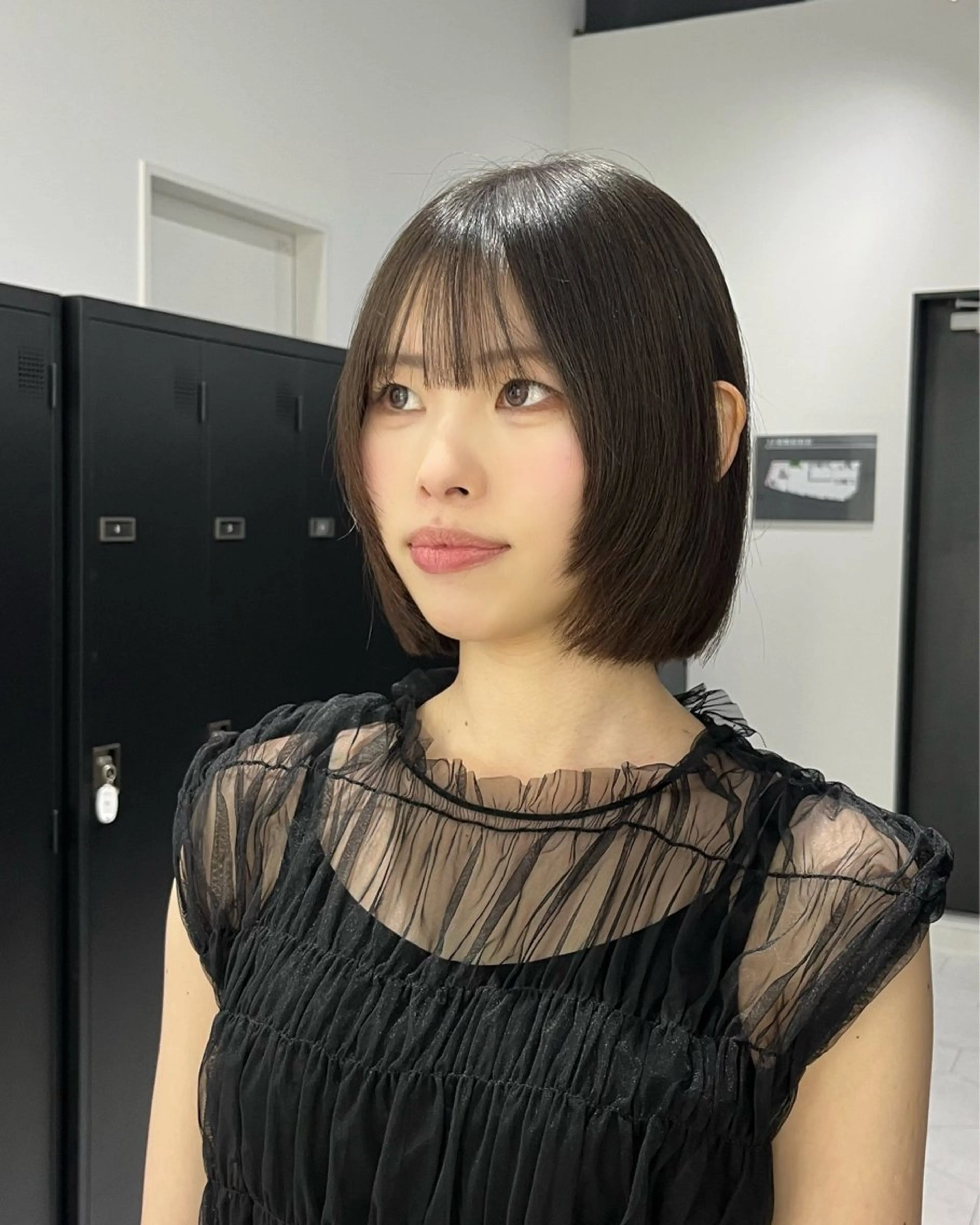 ミディアム ボブ レイヤーカット カット 石塚 瑛里菜のヘアスタイル