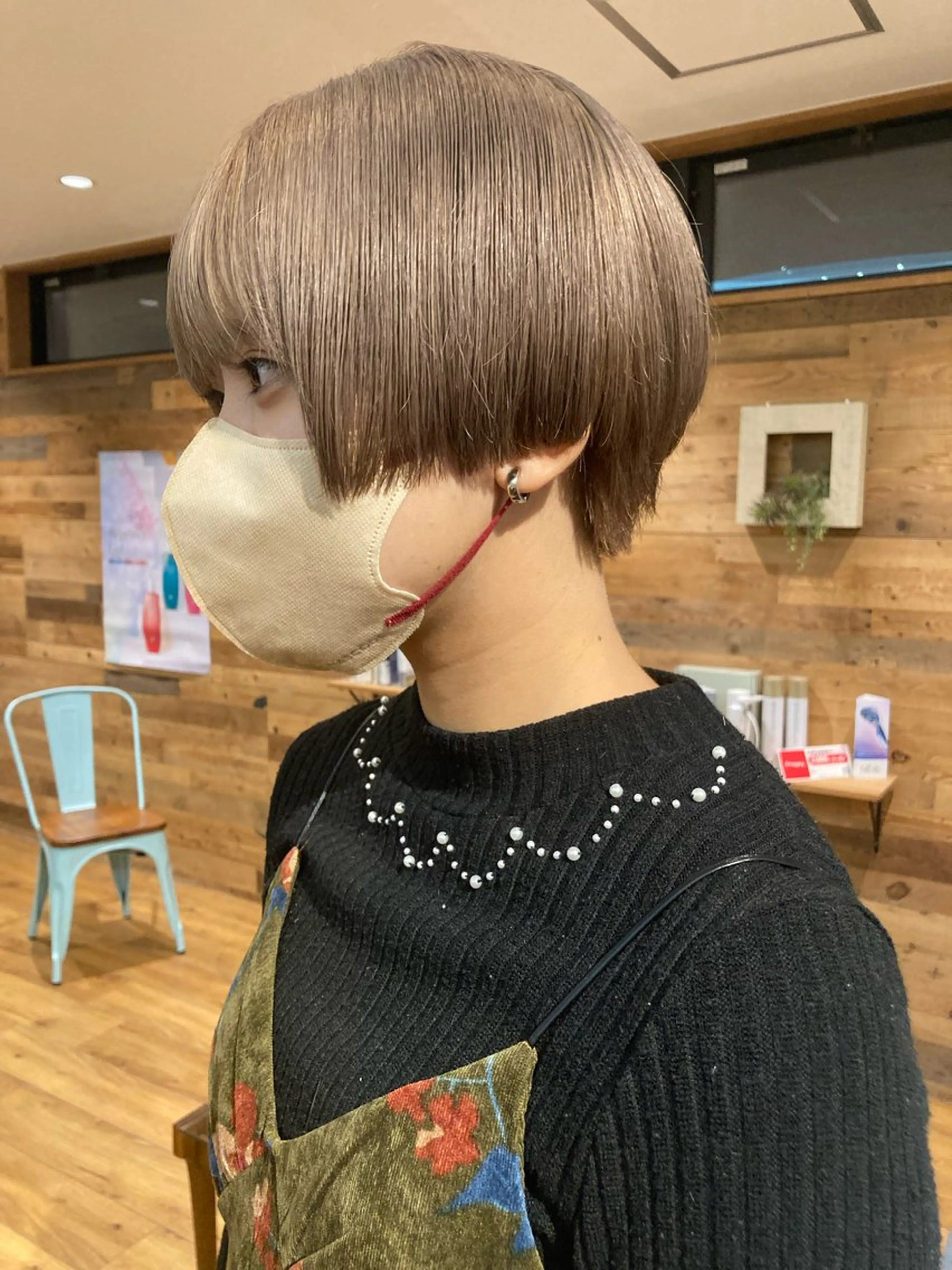 ショート カラー 津田 里菜のヘアスタイル