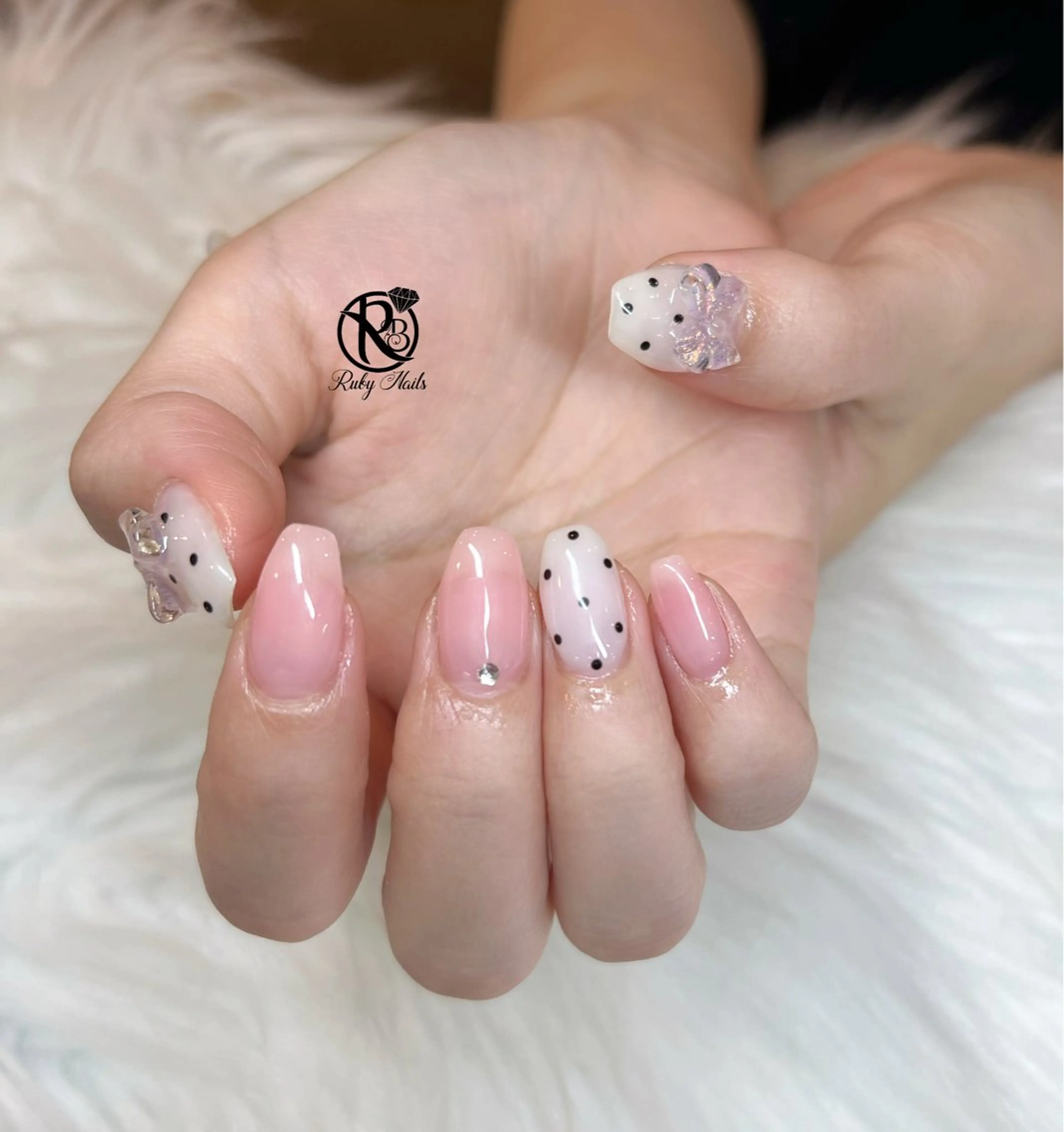 ネイル ボルドー ブラウン チークネイル ドット フットネイル ハンドネイル RUBY Nail 日暮里店のネイルデザイン