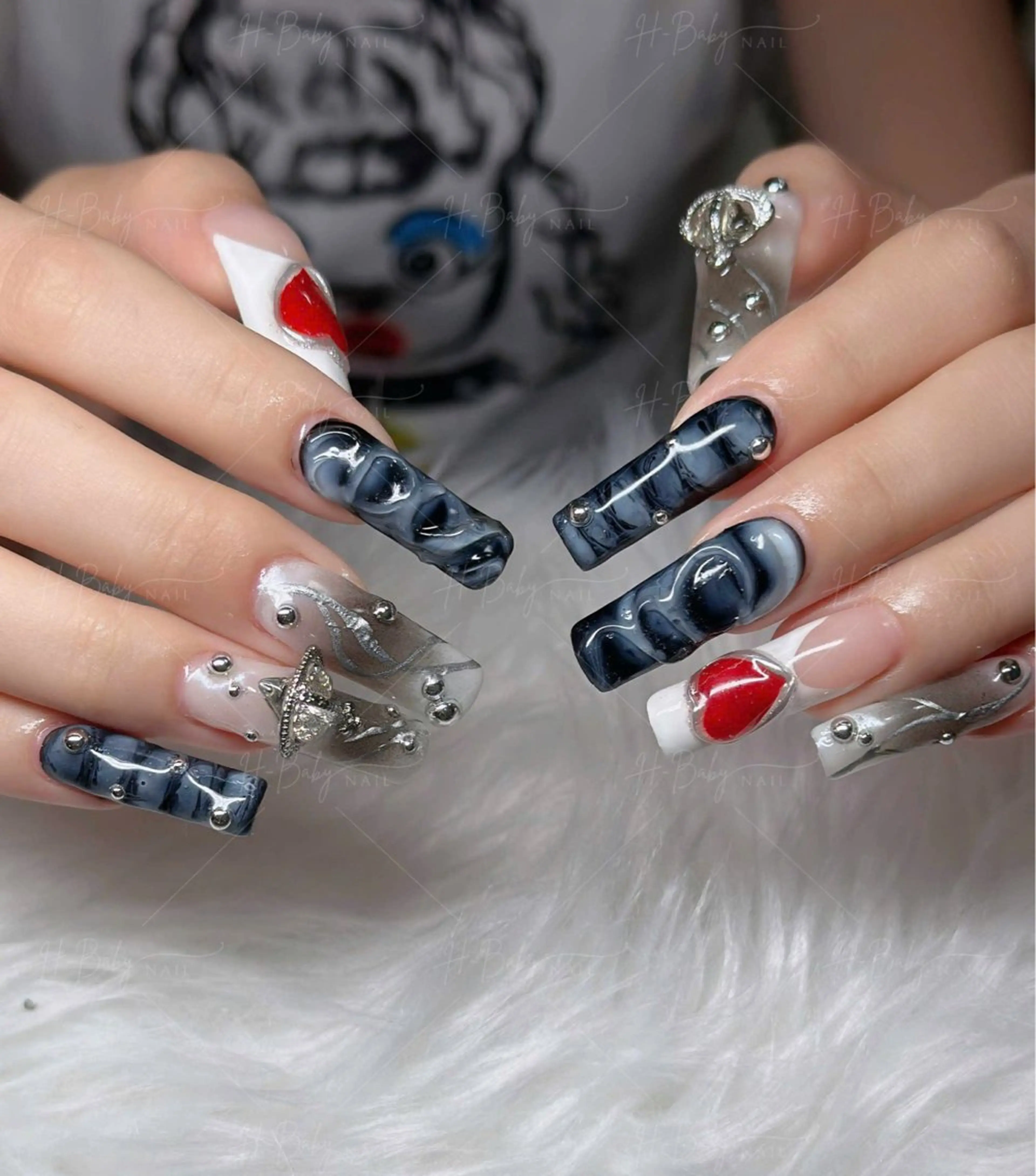 ネイル オーロラネイル フレンチネイル ジェルネイル ハロウィン キラキラネイル H.baby Nail Salonのネイルデザイン