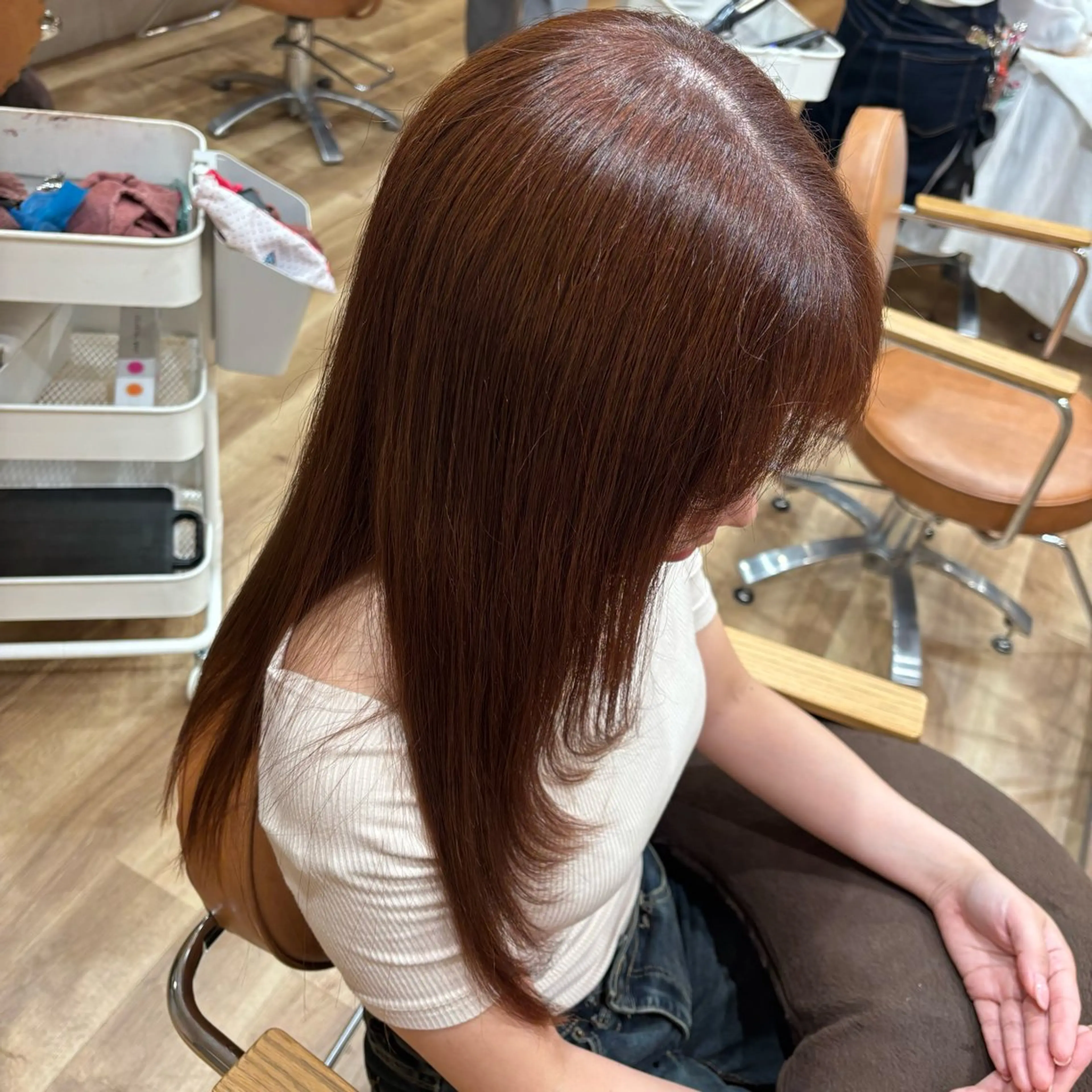 ロング 顔まわりレイヤー 顔周りカット レイヤーカット ヘアカラー 小西 七菜子のヘアスタイル
