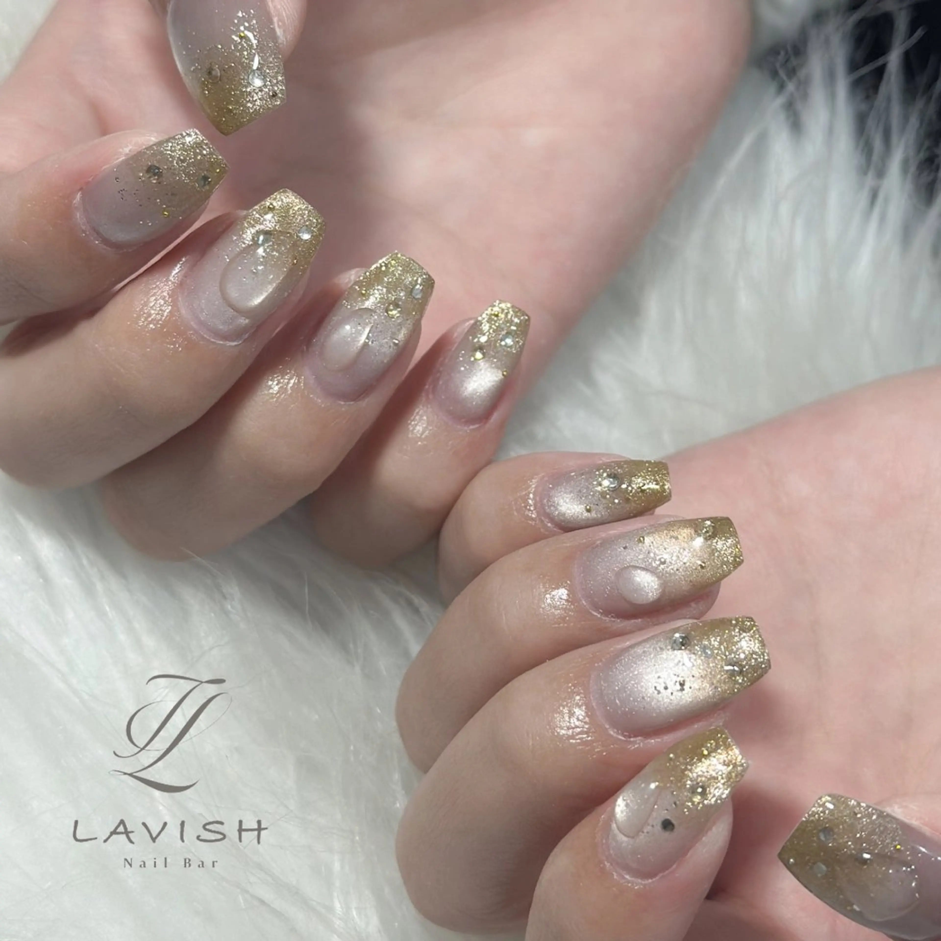 ネイル ハンドネイル フットネイル LAVISH nanamiのネイルデザイン