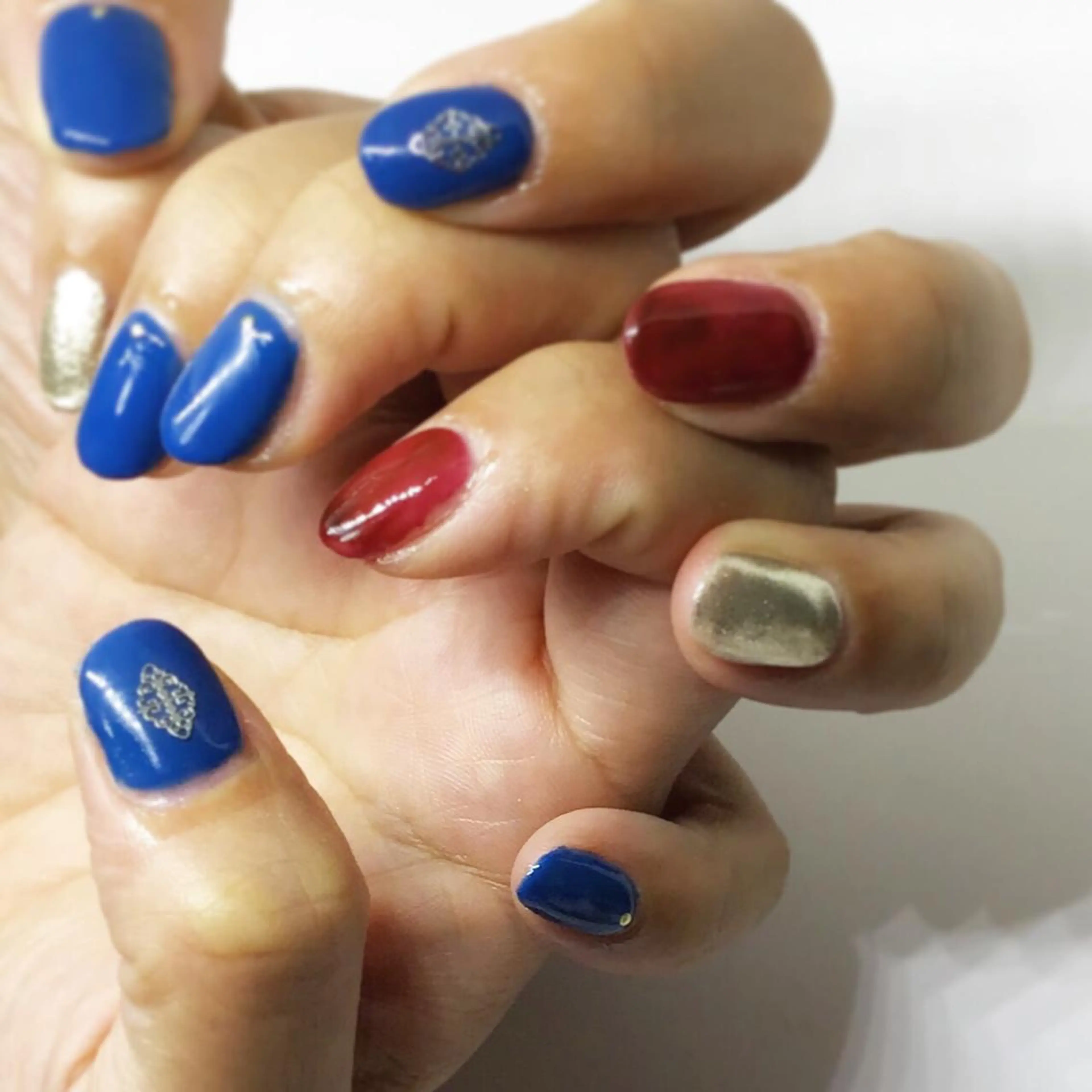 ネイル ブルー ニュアンスネイル gui amichanのネイルデザイン