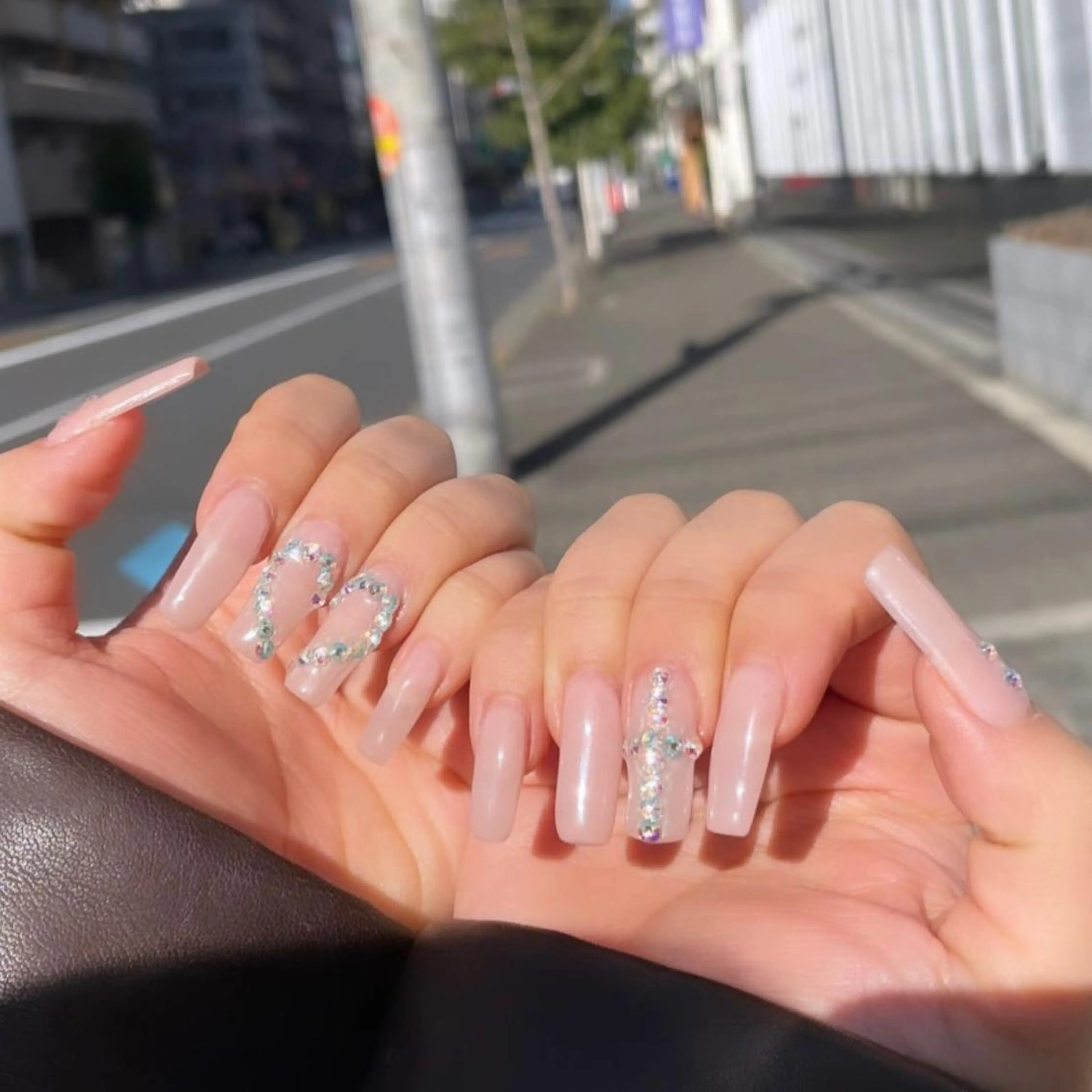 ネイル ストーンネイル 南堀江ネイル JULYSTARのネイルデザイン