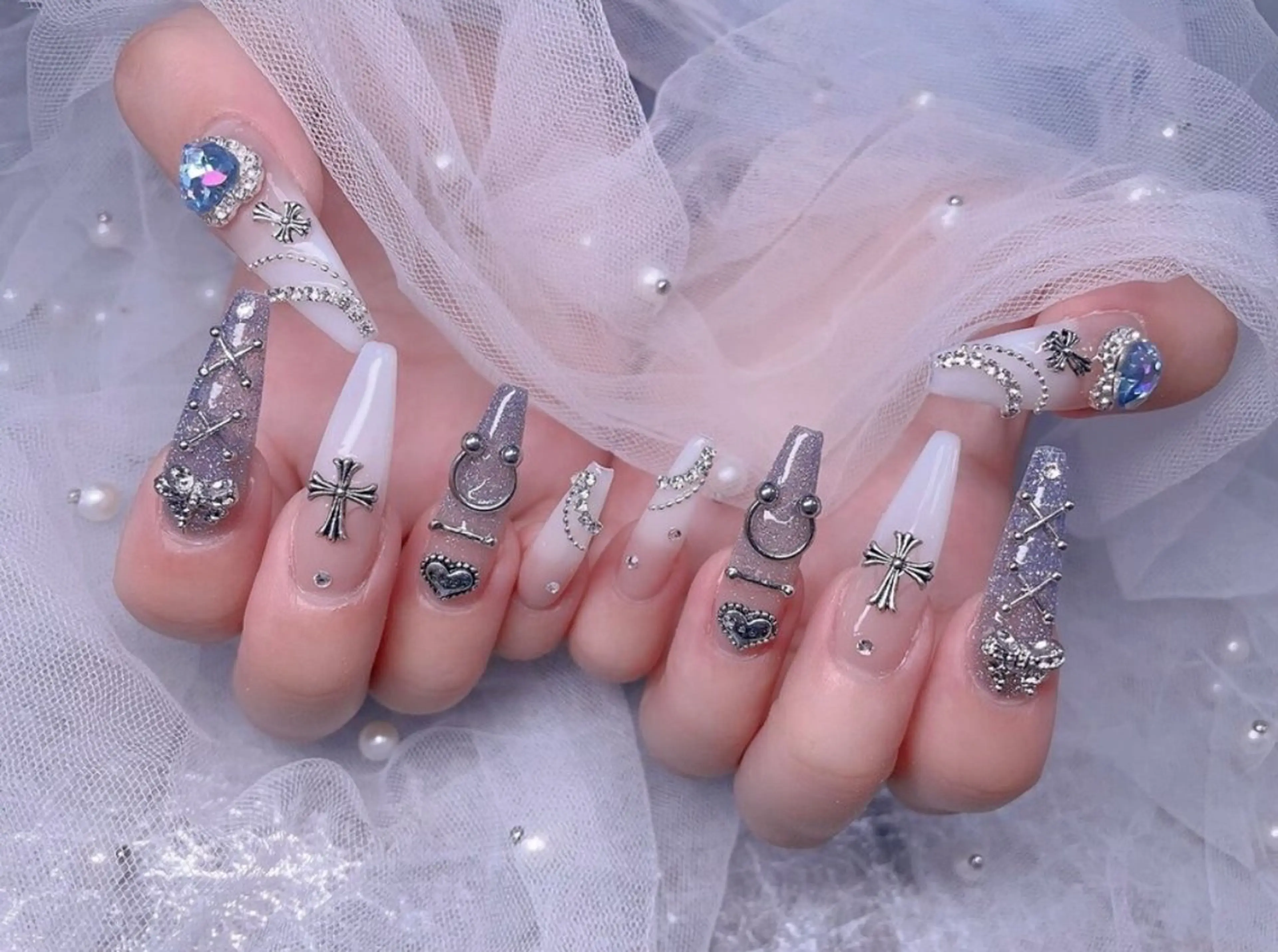 ネイル オーロラネイル フットネイル 韓国ネイル ラメ(グリッター) ラメグラデーション ハンドネイル Belle nail salon 新小岩のネイルデザイン