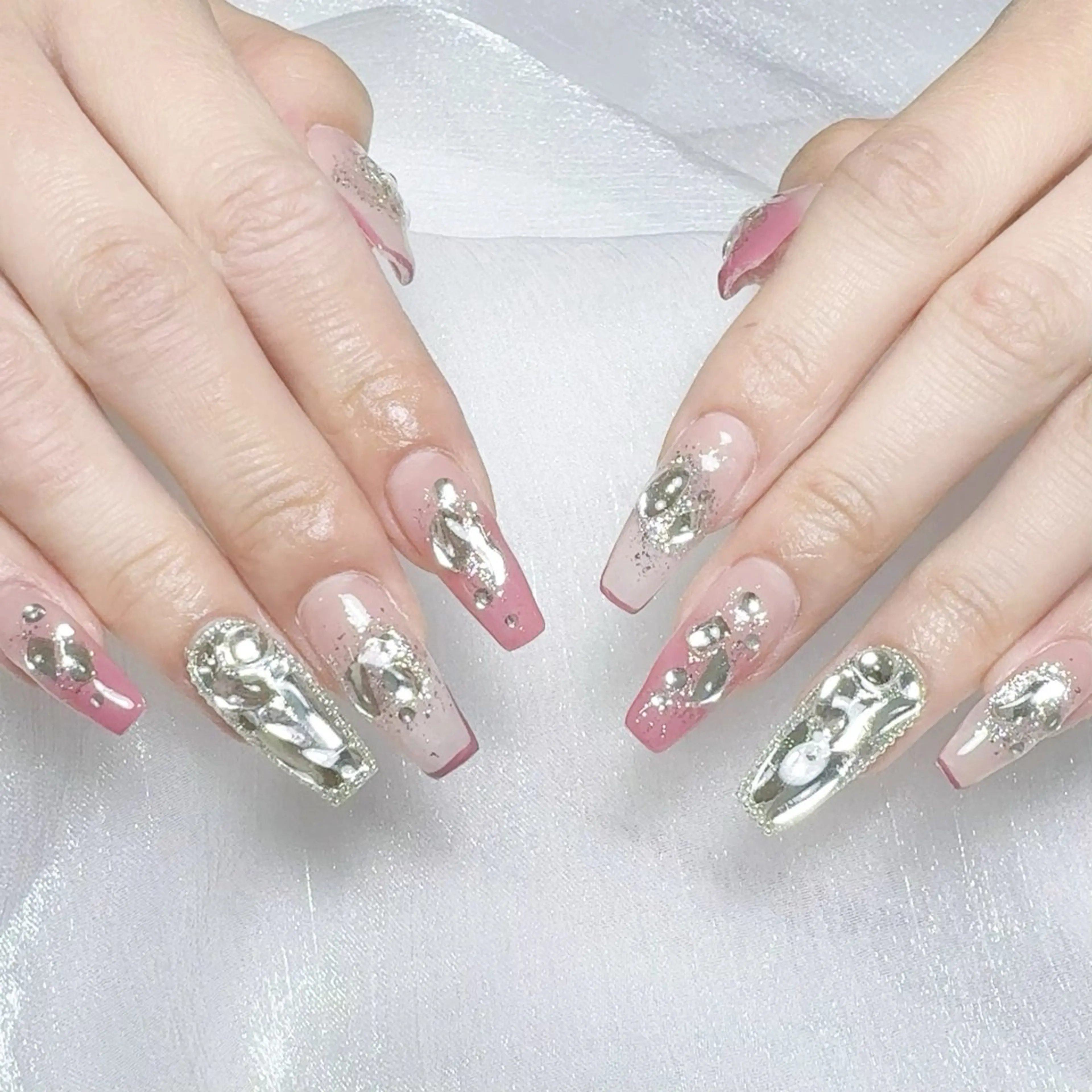 メンズ ネイル メンズ韓国風 アートネイル オーロラネイル ガーリー キラキラネイル Nail salon 木にいるのネイルデザイン