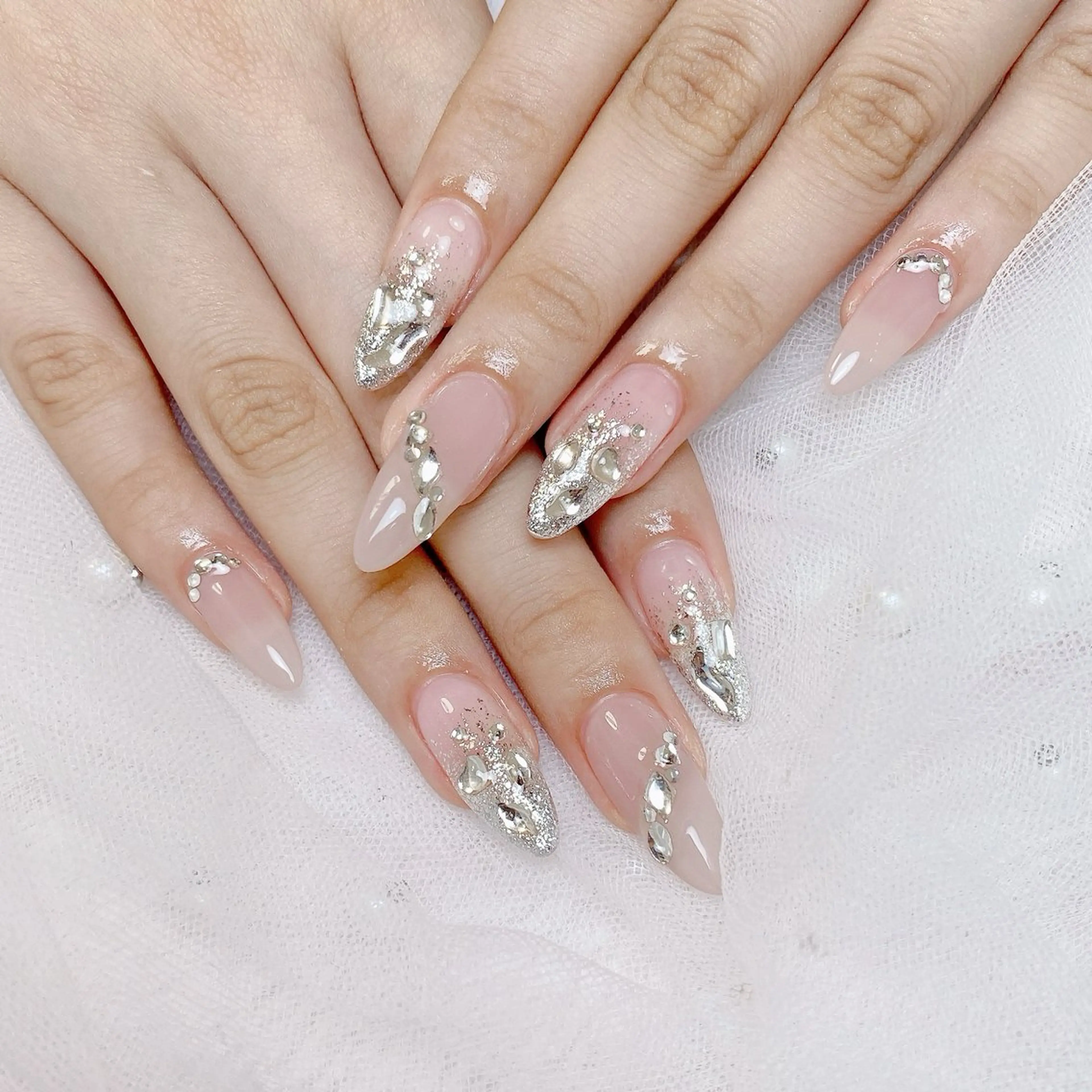 ネイル フレンチネイル ジェルネイル ハート 韓国ネイル マグネットネイル ハンドネイル ネイルサロン lotusのネイルデザイン