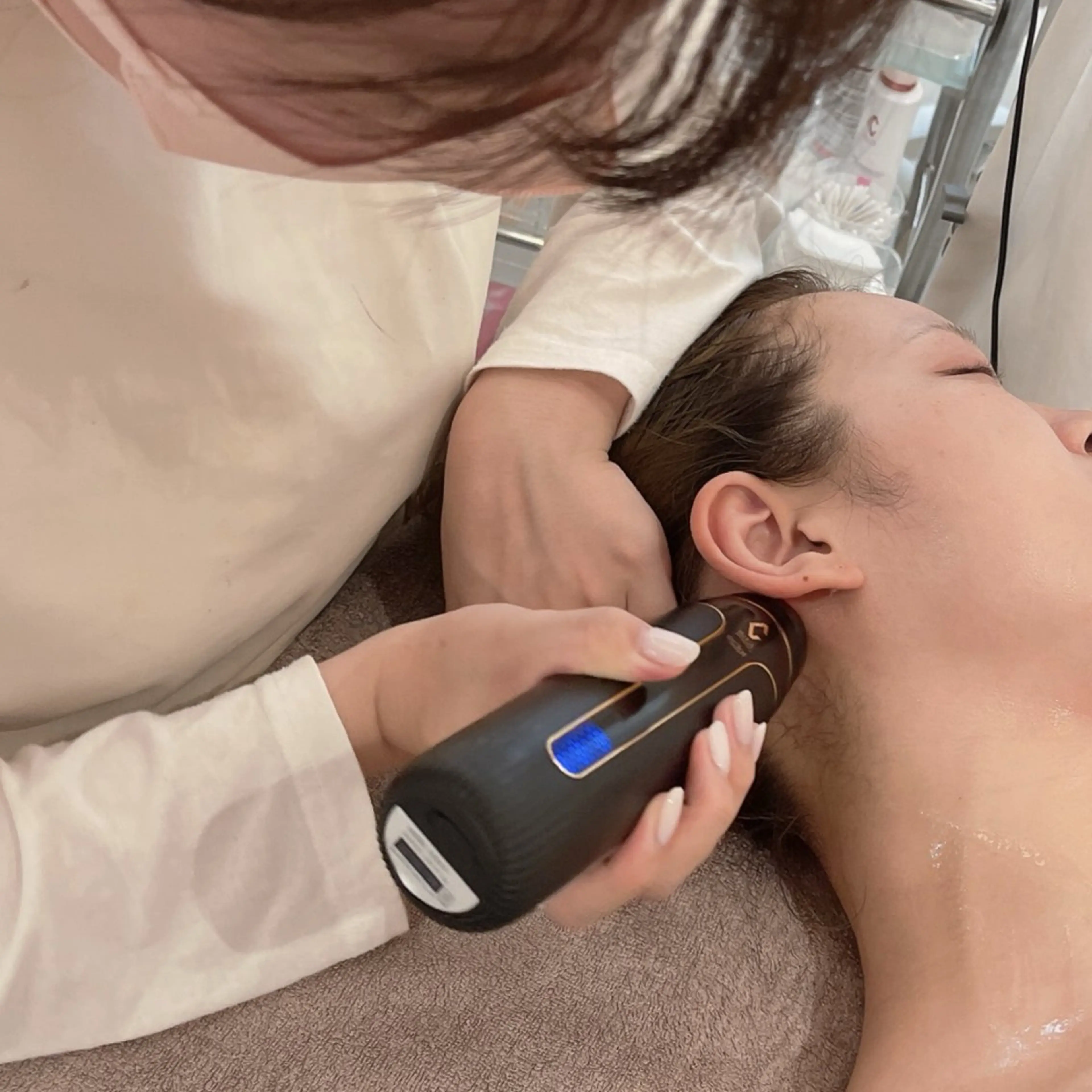 ☆エクラボーテ美顔器☆全顔お試し💆🏻リフトアップ、小顔効果抜群✨の写真