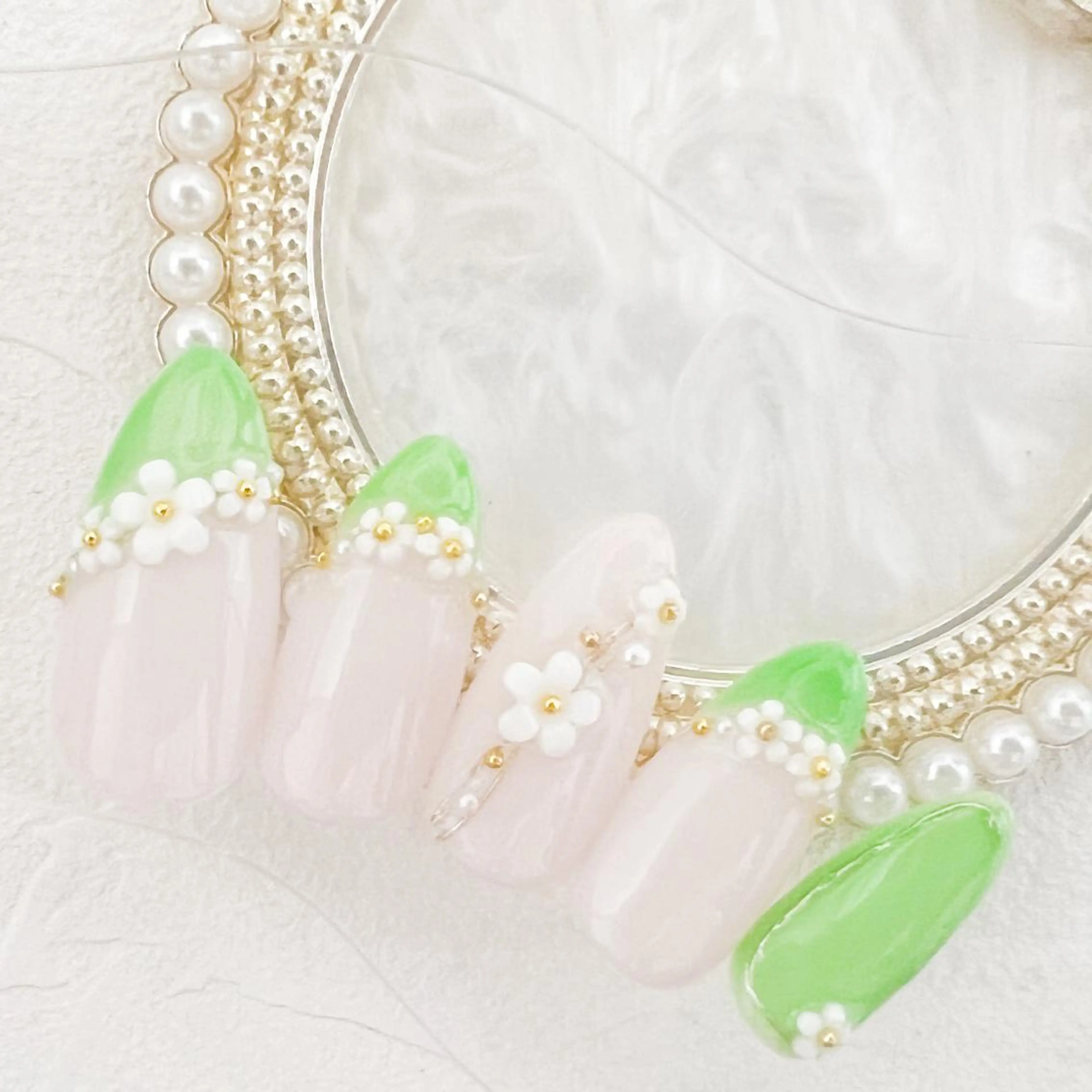 ネイル フラワーネイル グリーン ワンホンネイル rouse nail RISATOのネイルデザイン