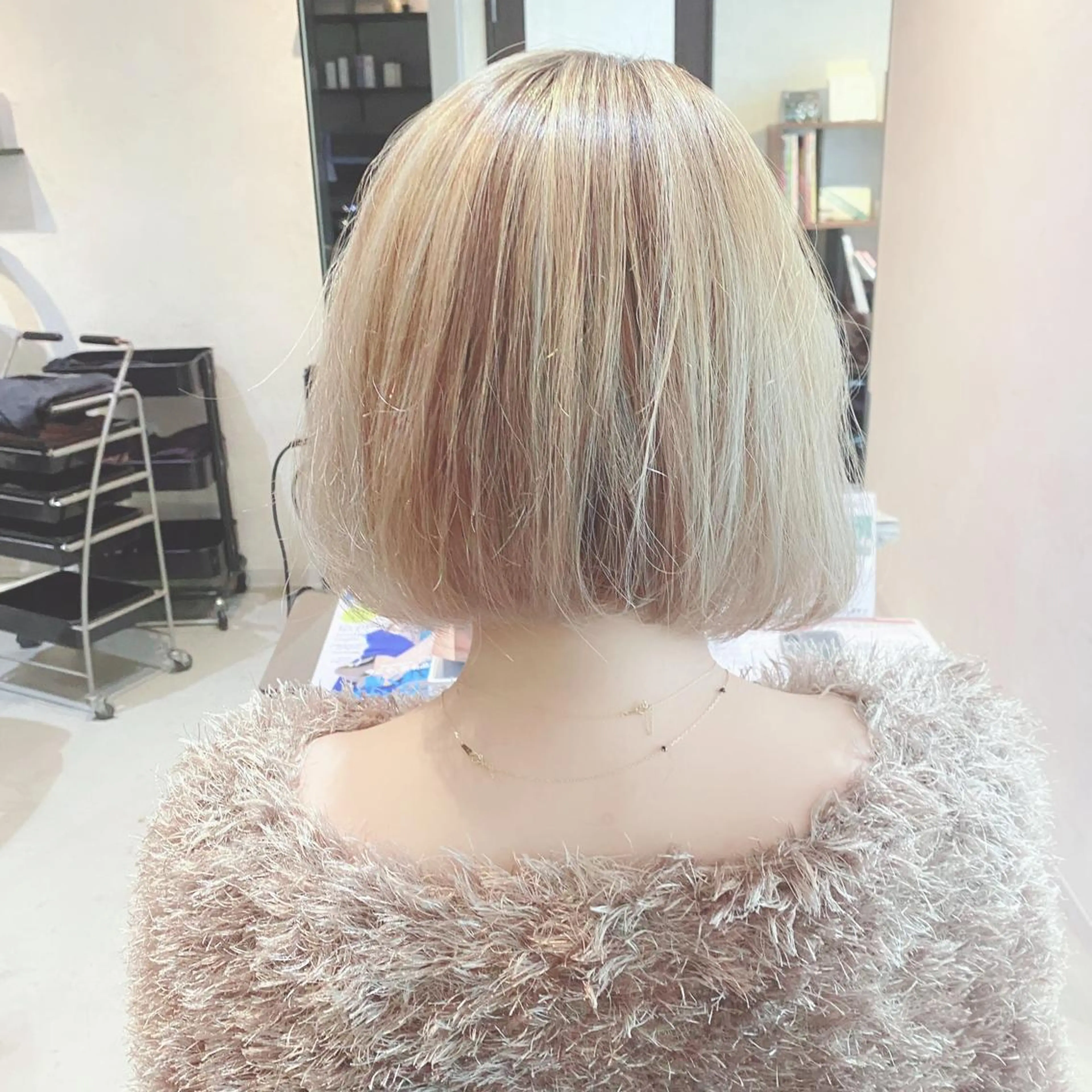 カラー SAKA GUCHIのヘアスタイル