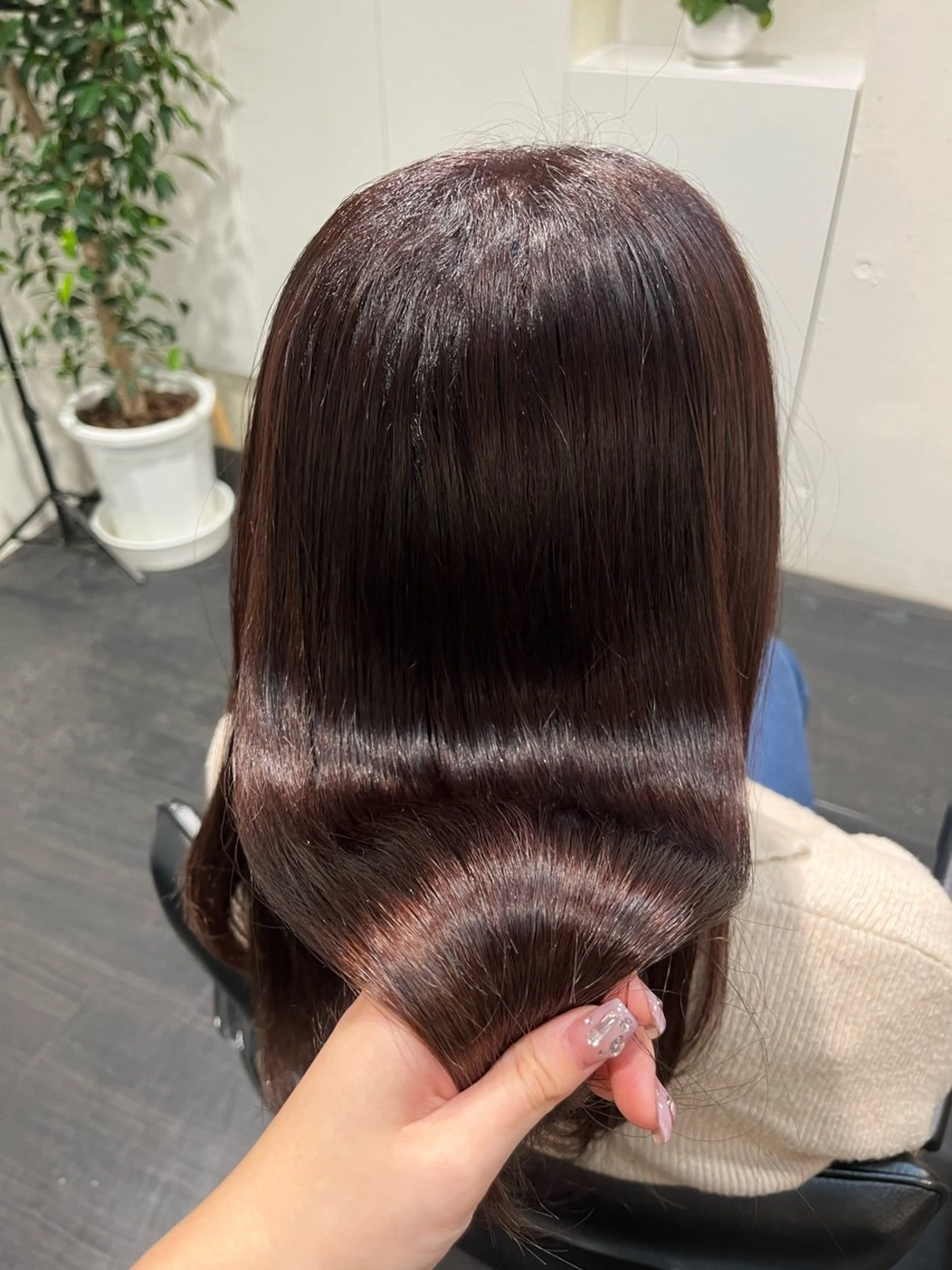 セミロング カラー 細田 碧のヘアスタイル