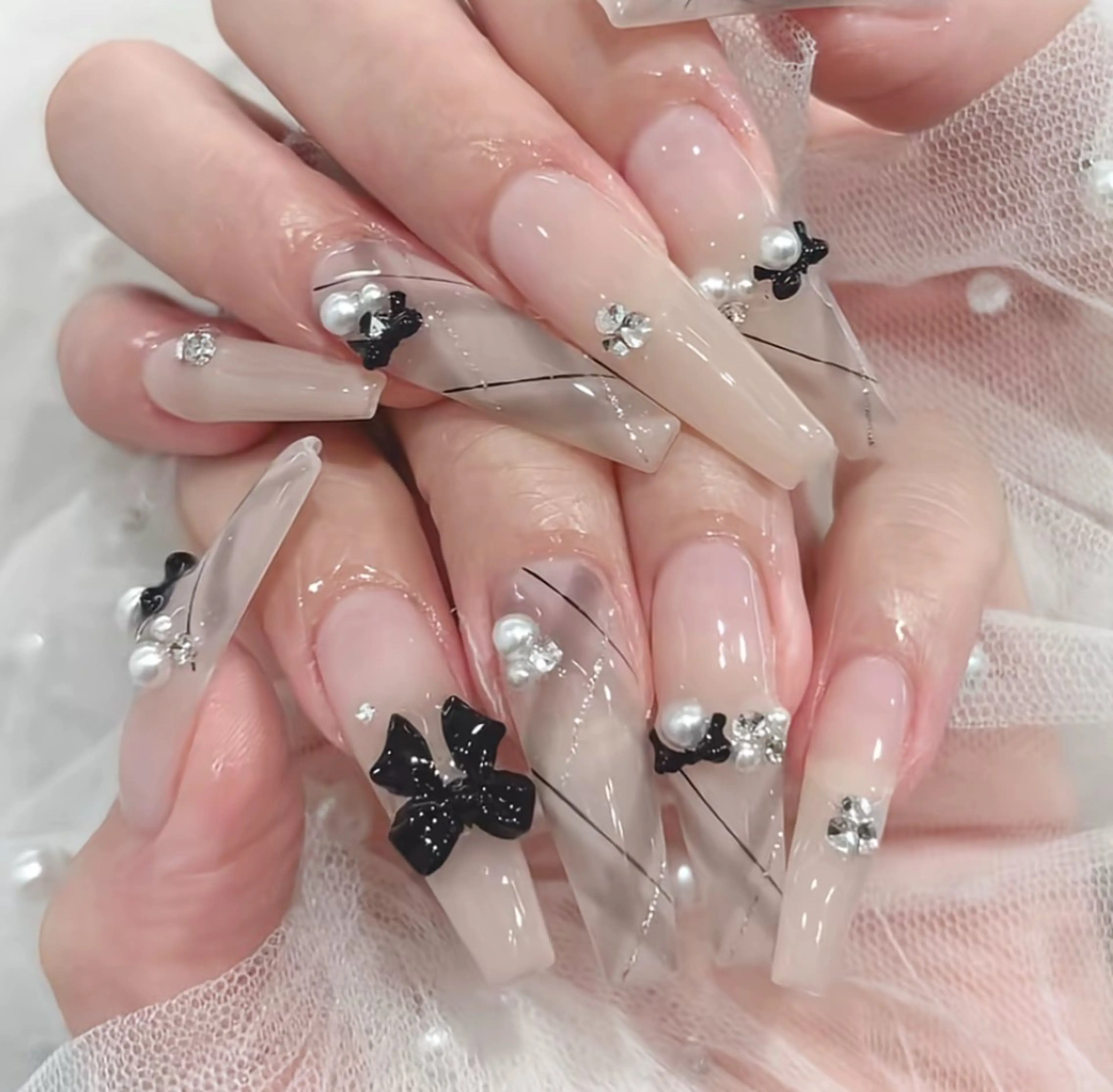 ネイル アートネイル 長さ出し ジェルネイル マグネットネイル ニュアンスネイル Kanao_ CloudyChanのネイルデザイン