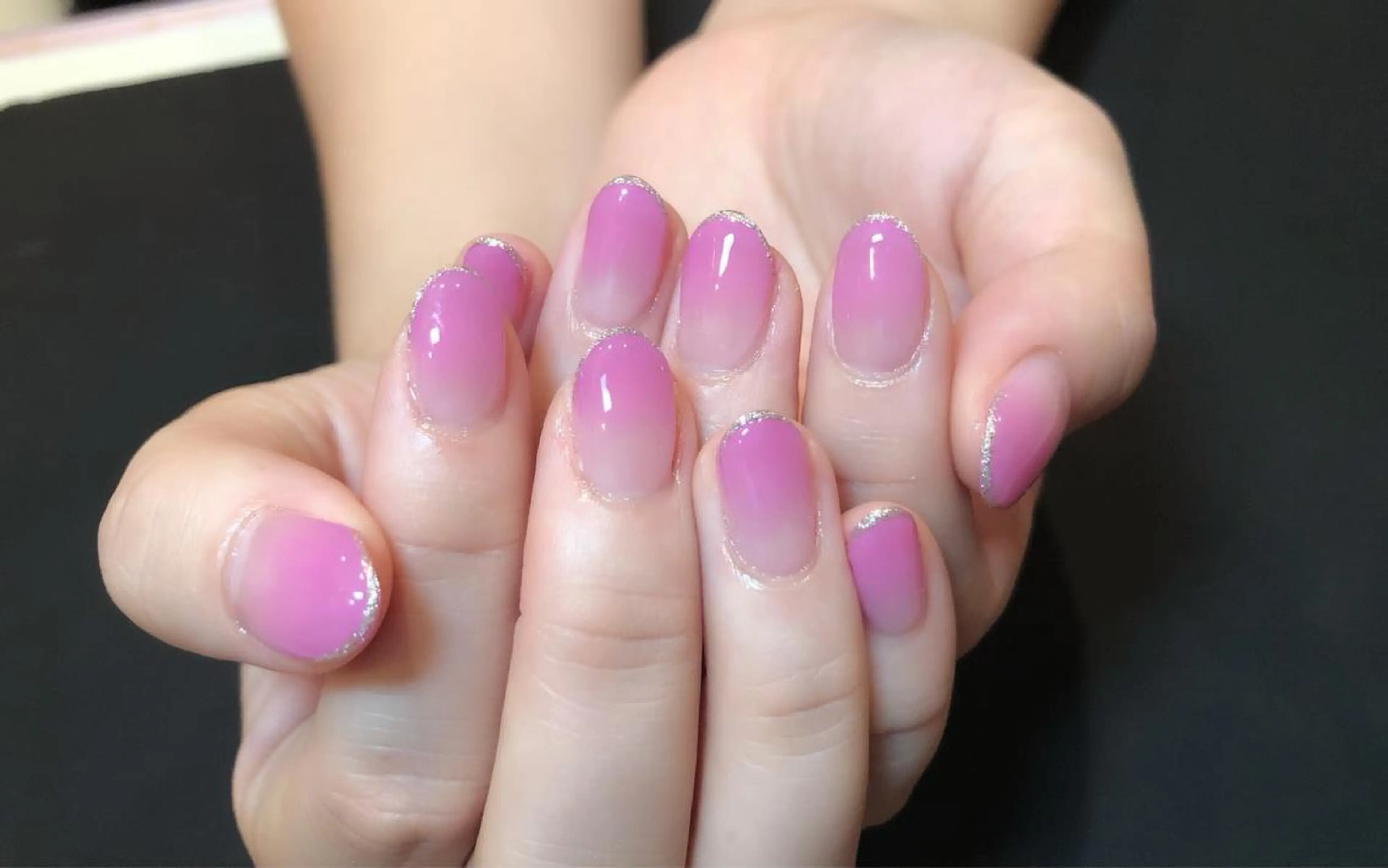 ネイル グラデーション ラメ(グリッター) ピンク パープル 心と身体を一休み♡ 萩原香織のネイルデザイン