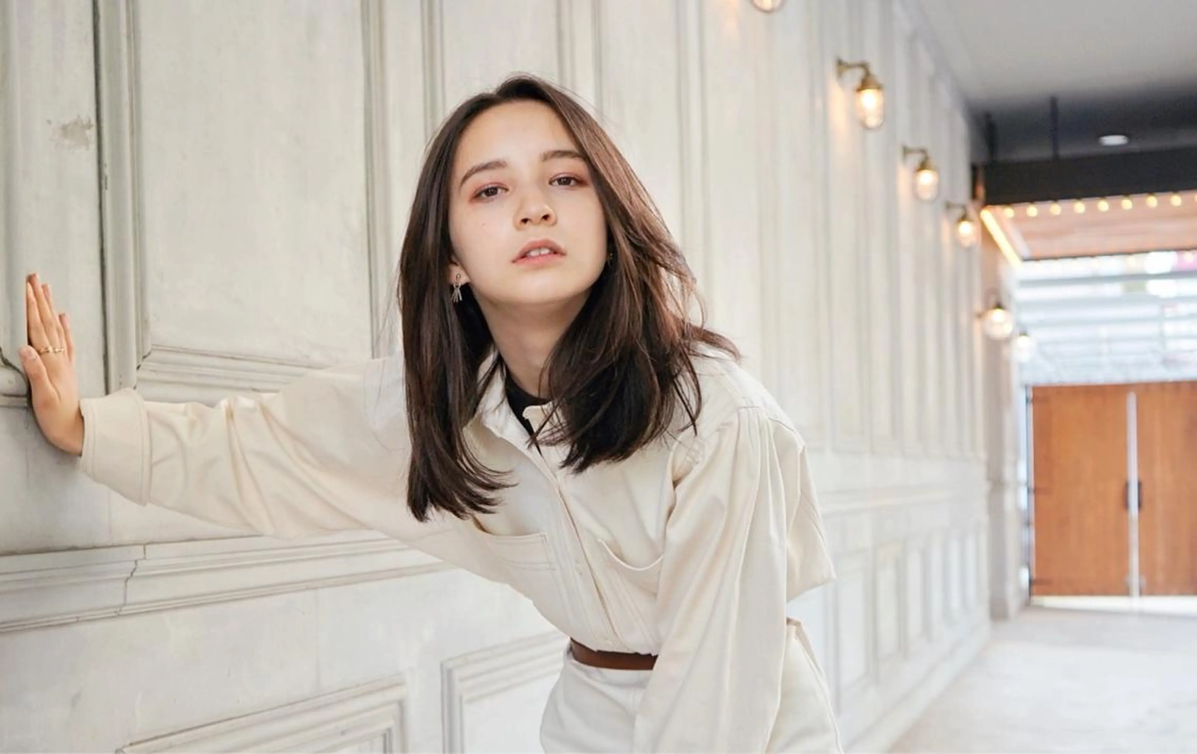 ミディアム カラー パーマ ヘアアレンジ ミディアムパーマ 丸みショート アッシュ アッシュブラウン ベージュカラー newi saLyu ネウィ　サリューのヘアスタイル