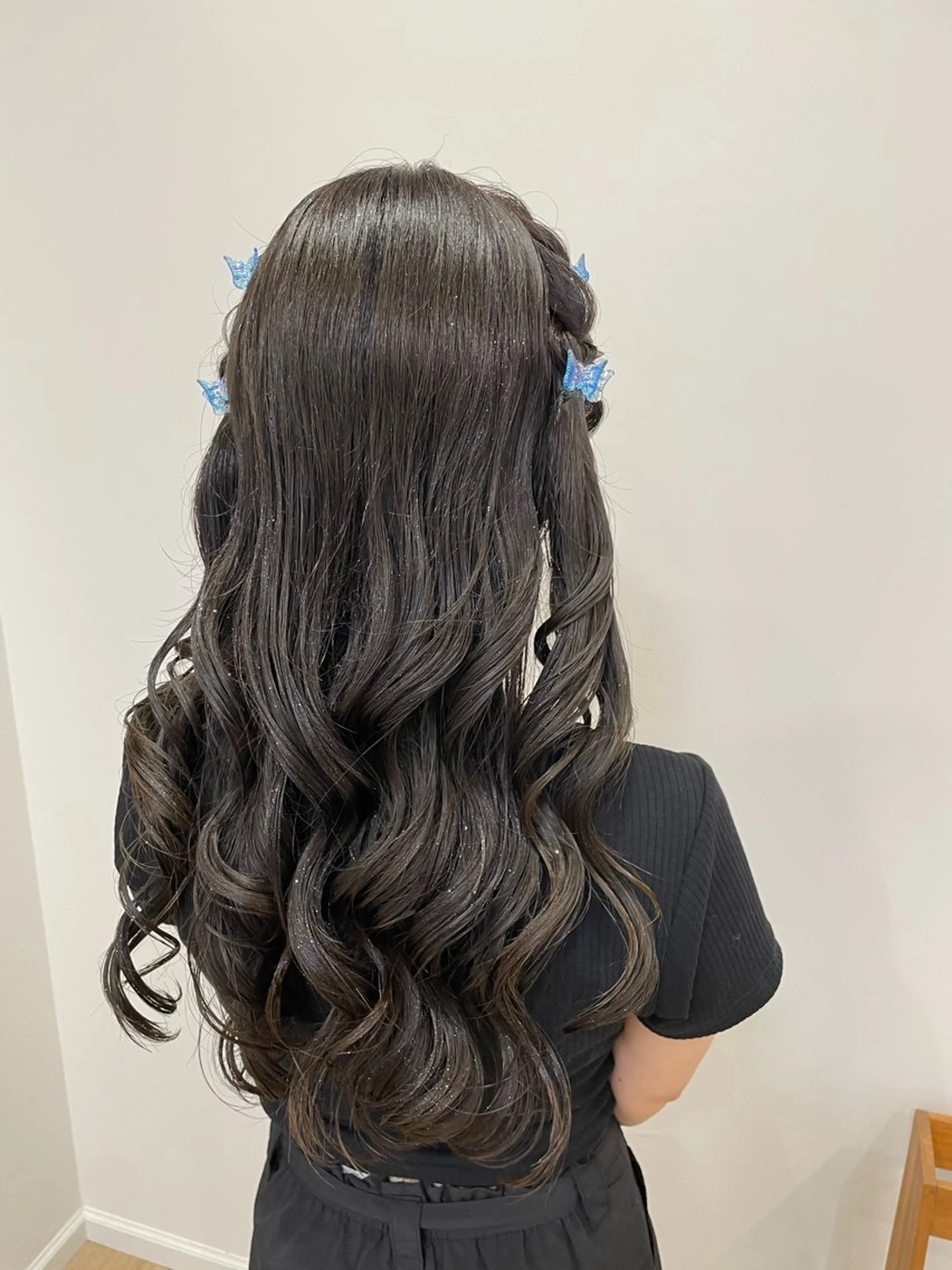 ロング ヘアアレンジ ヘアセット ZAZA Wakaの眉毛・アイブロウイメージ