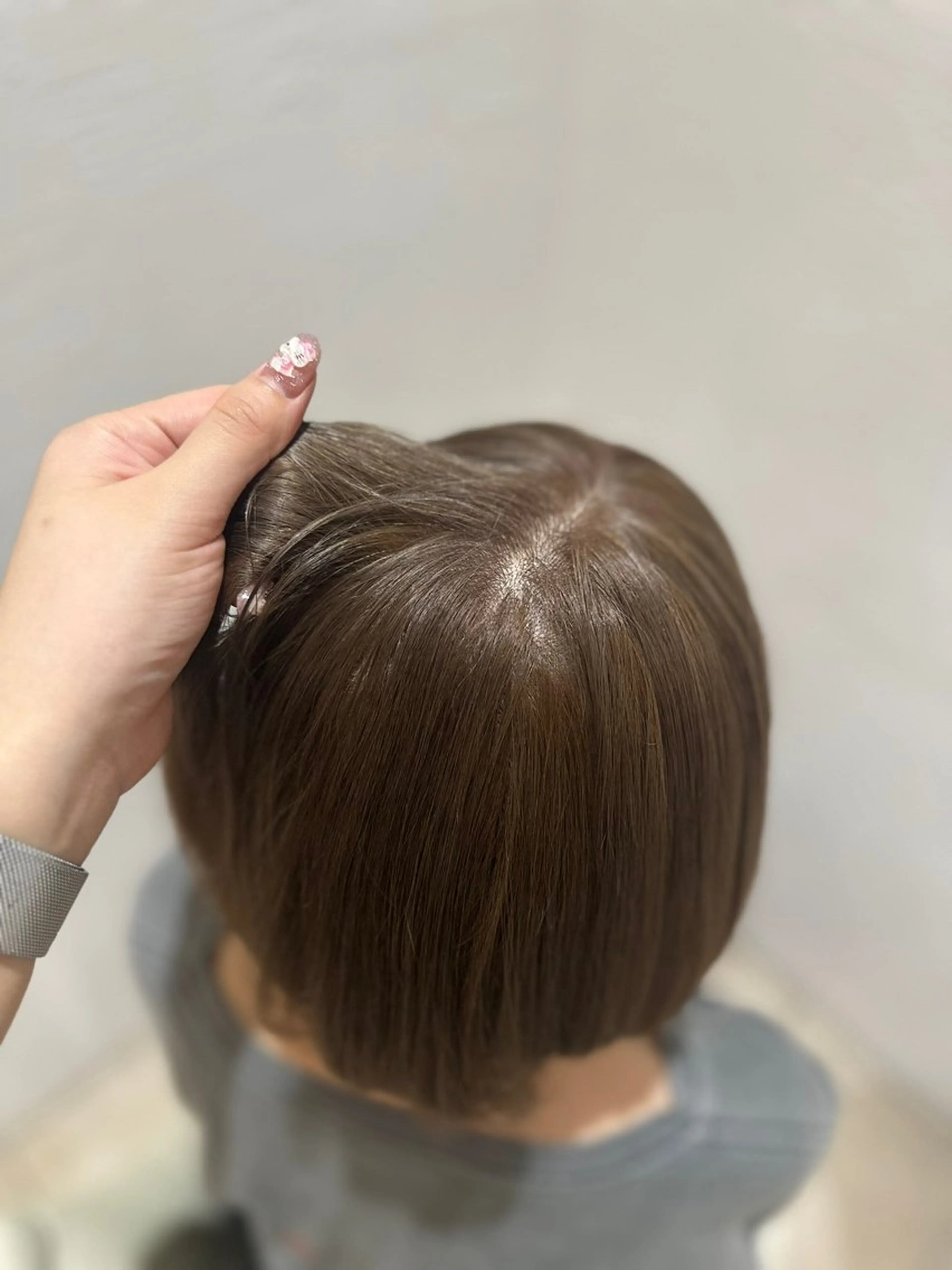 カラー ベージュカラー ブリーチ 加藤 和音のヘアスタイル