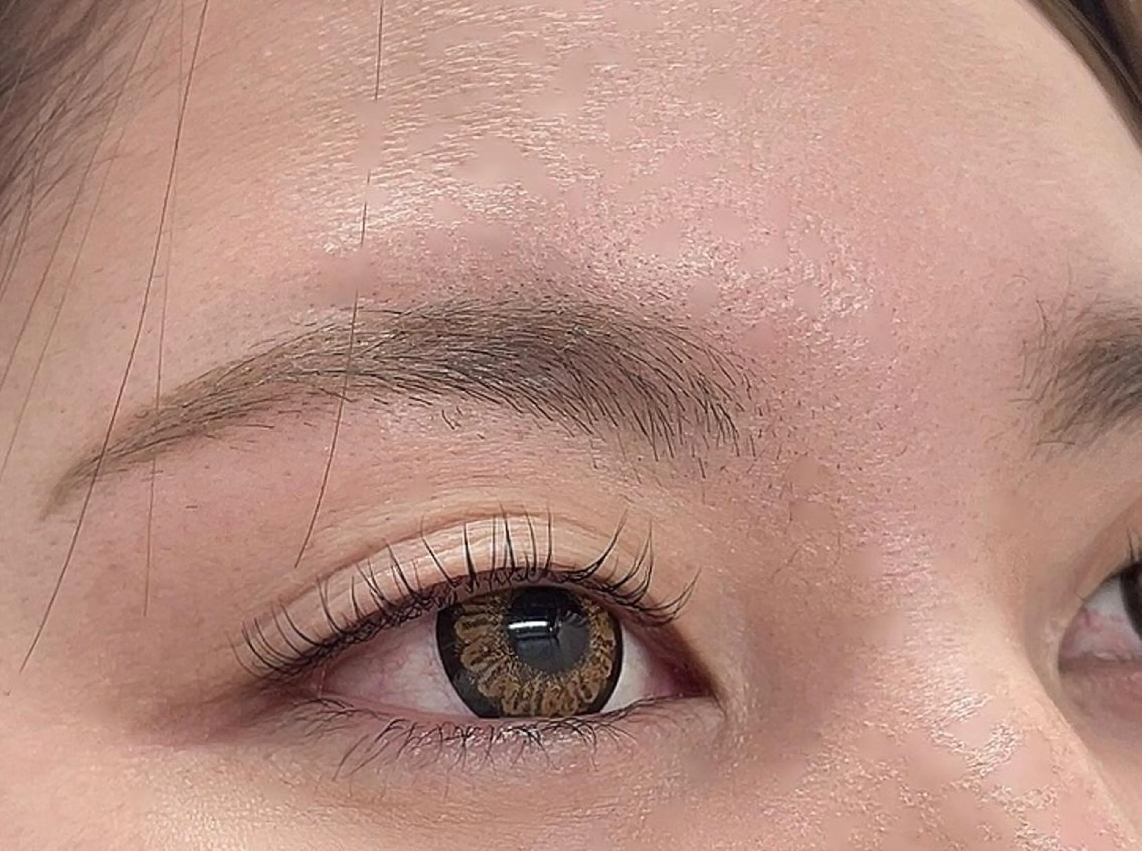 アイブロウ 眉毛ワックス脱毛 横井 由衣のマツエク・マツパデザイン