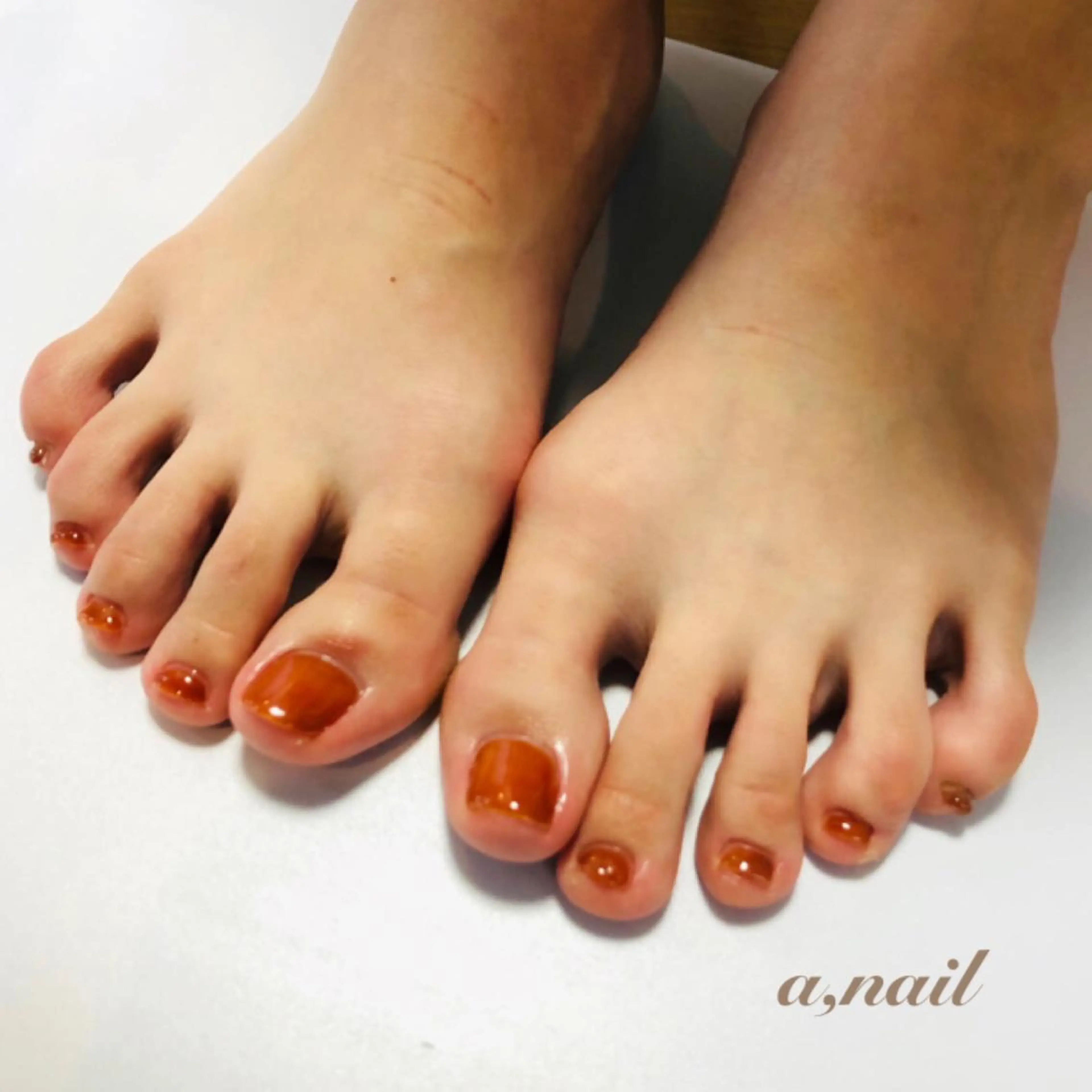 ネイル フットネイル ジェルネイル グラデーション ラメ(グリッター) ラメグラデーション フットネイル ネイルサロン エーネイルのネイルデザイン