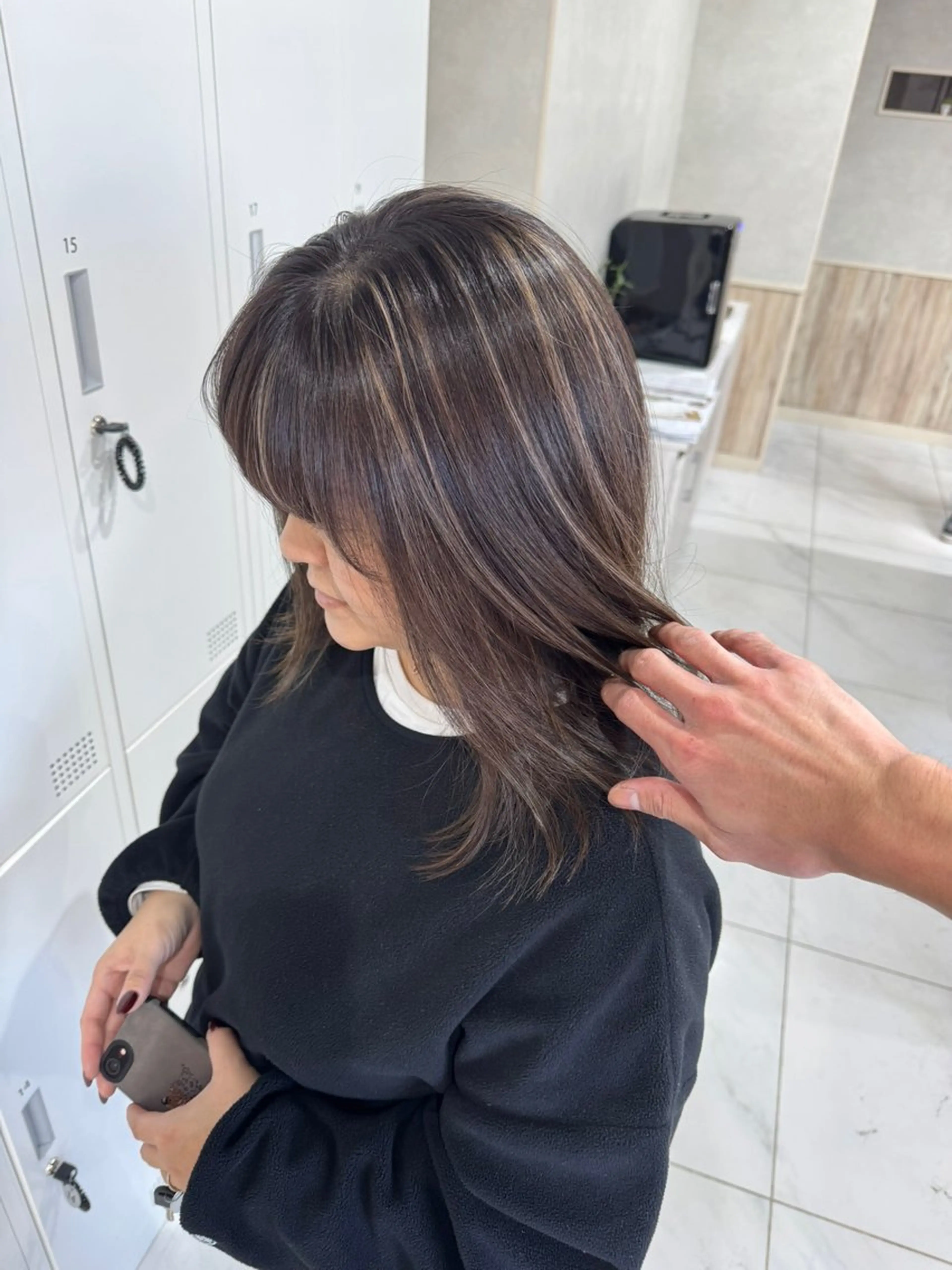 セミロング カラー ベージュカラー ハイライトカラー ハイライト グランデュール焼津 SEIRYU🐉のヘアスタイル