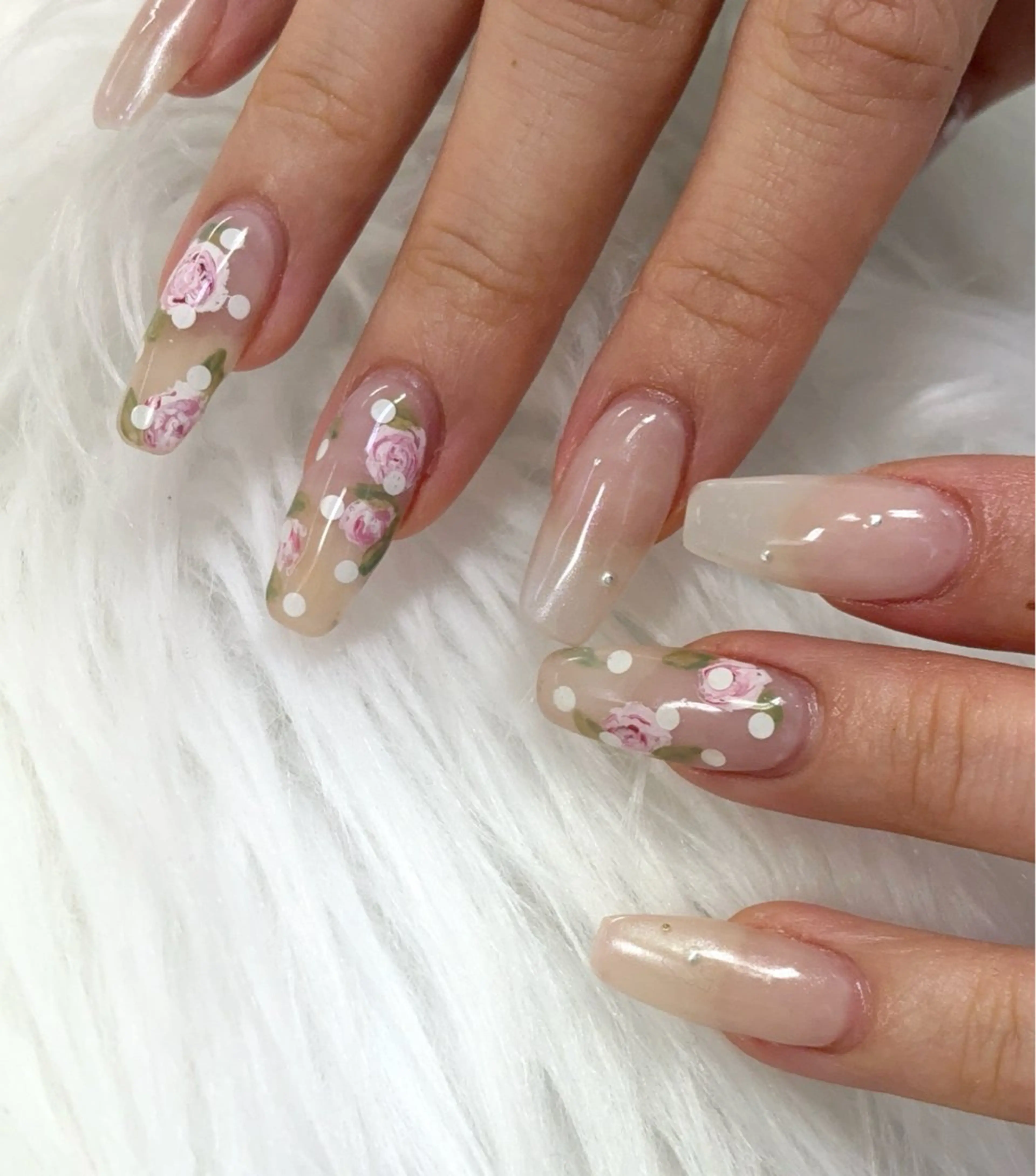 ネイル ハンドネイル フットネイル chai大阪上本町 sayakaのネイルデザイン