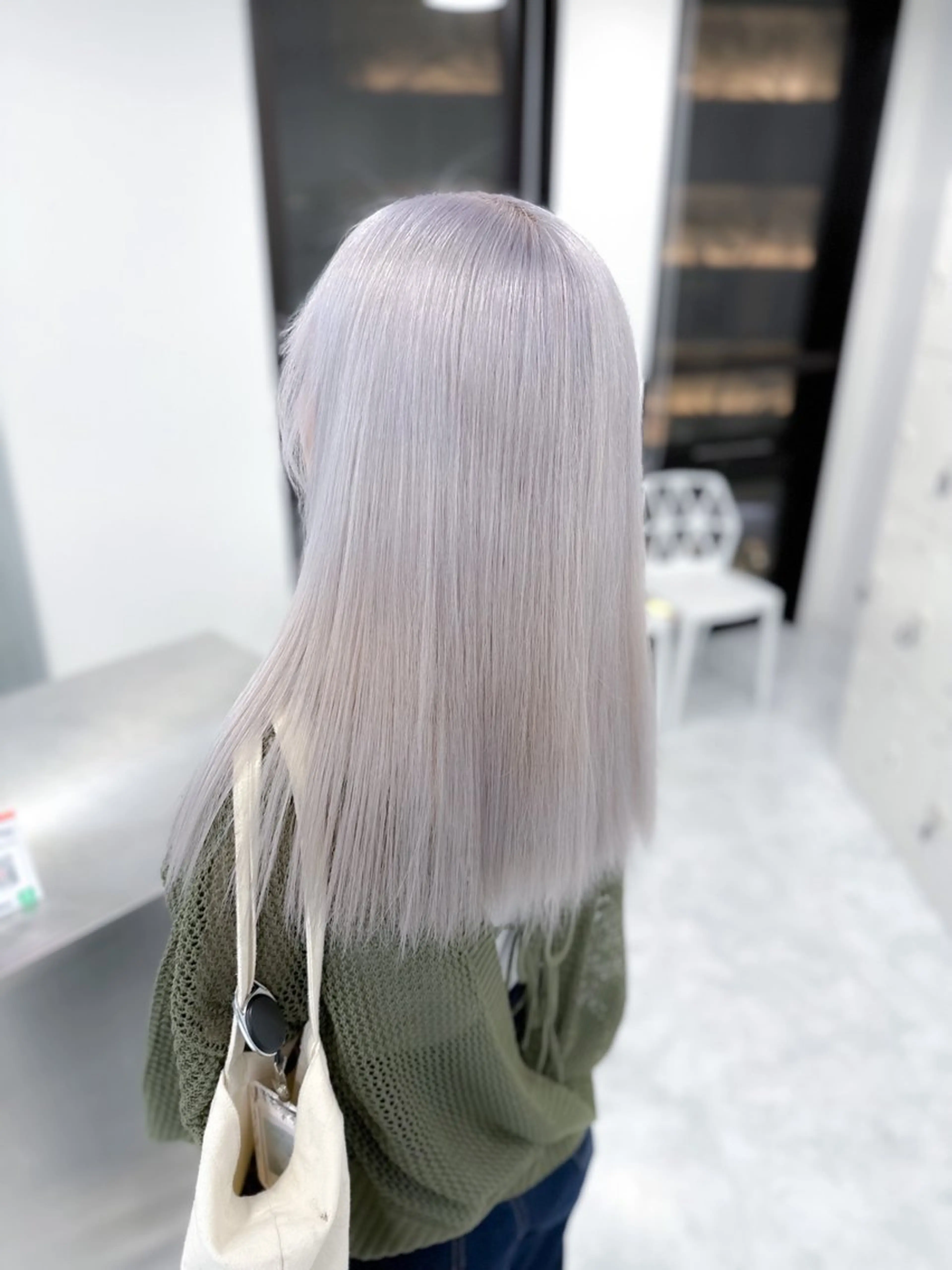 セミロング カラー ウルフ&レイヤー特化 まとまる美髪矯正のヘアスタイル