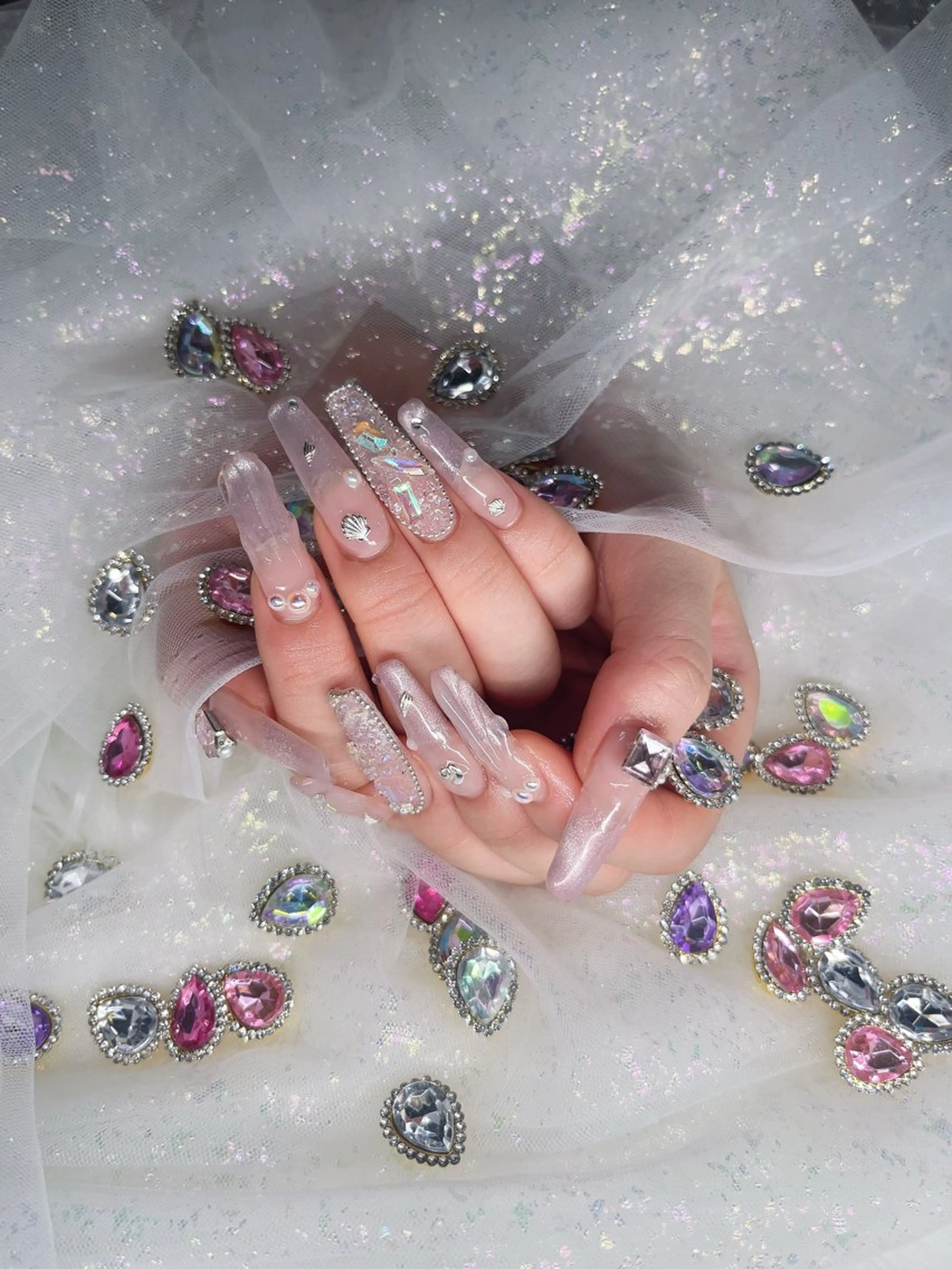 ネイル ハンドネイル ルシイ🎀新宿長さ 出しパーツ専門店のネイルデザイン